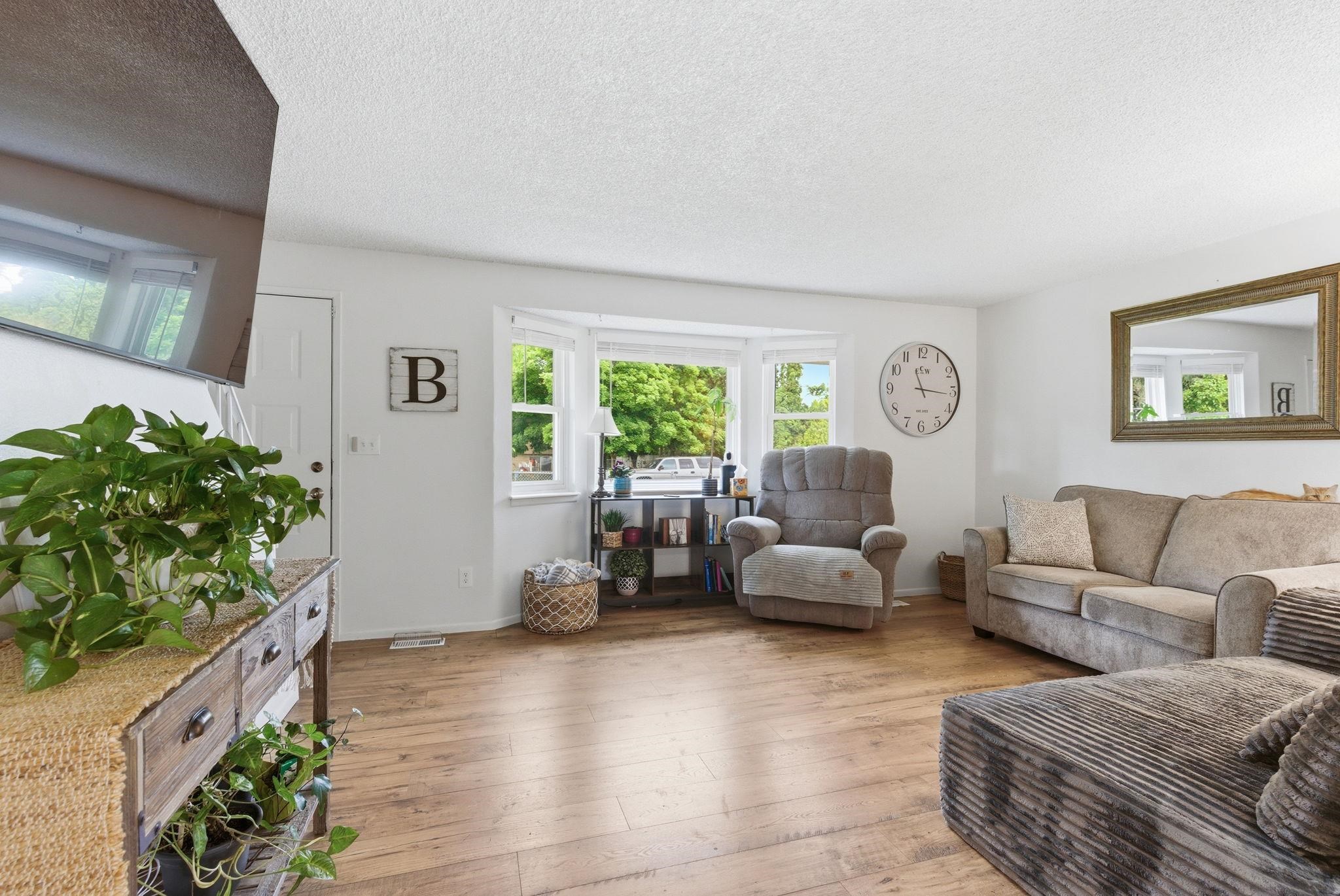 26821 E Eastland Ave - Photo 4