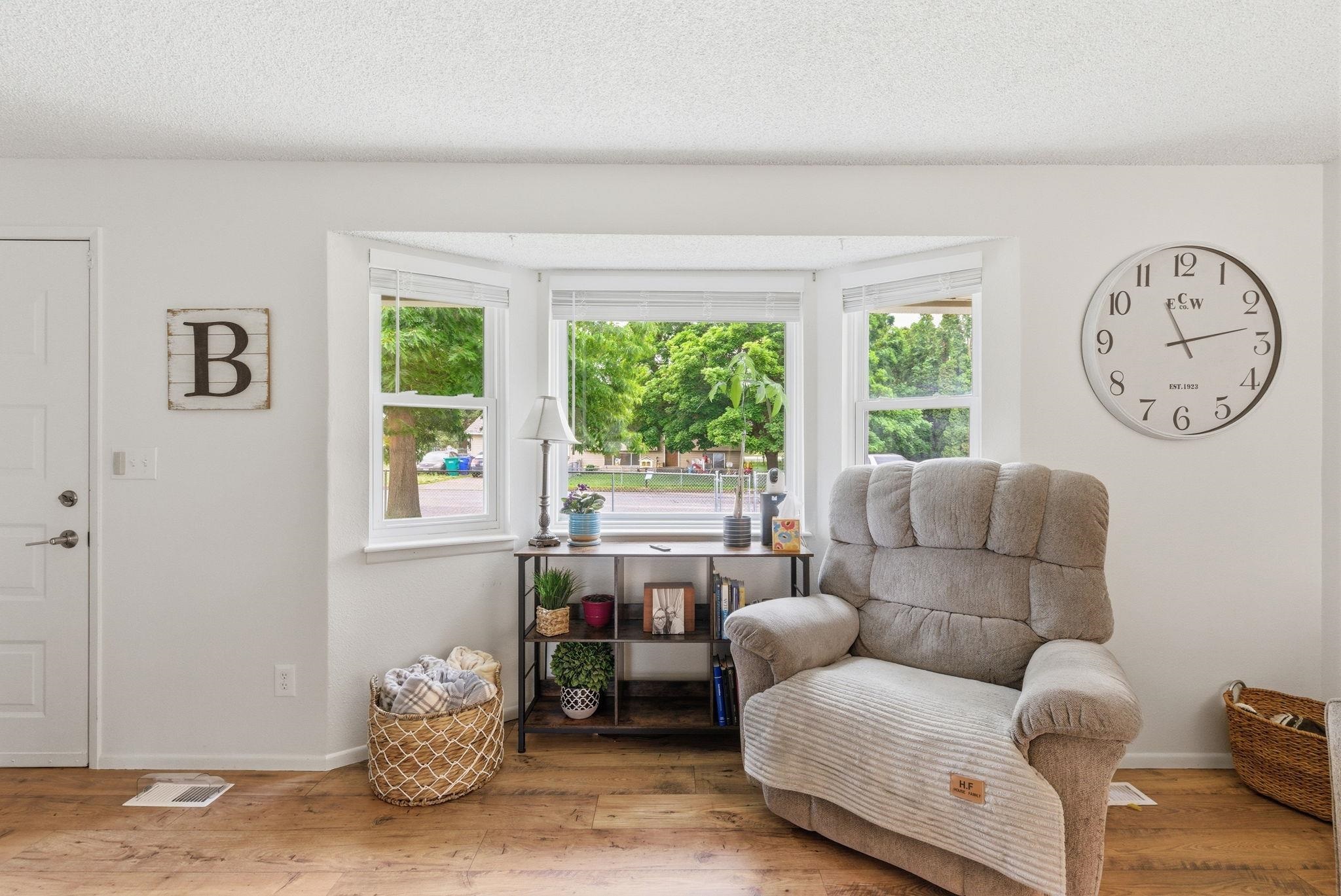26821 E Eastland Ave - Photo 6