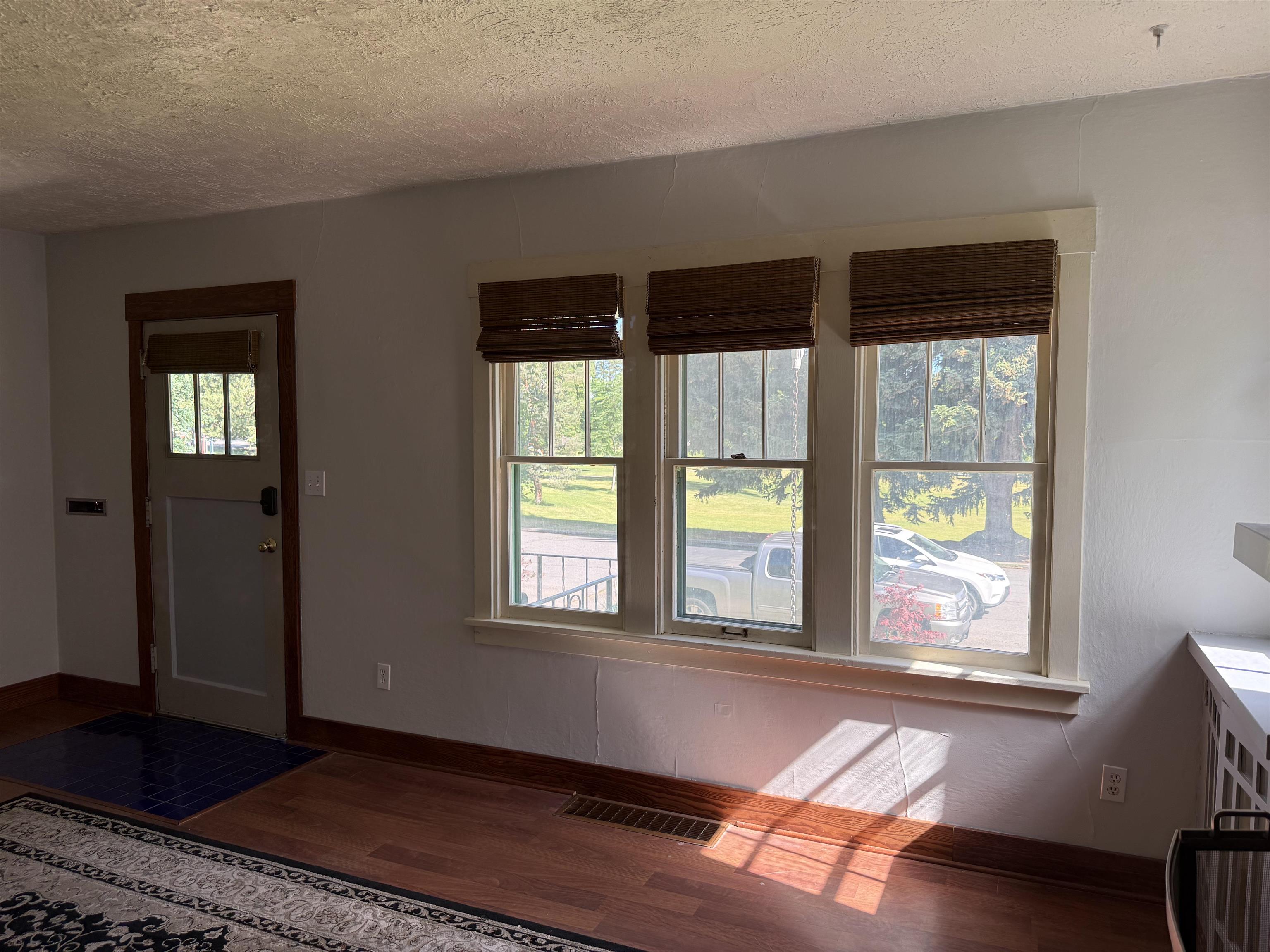 1208 E 11th Ave - Photo 4