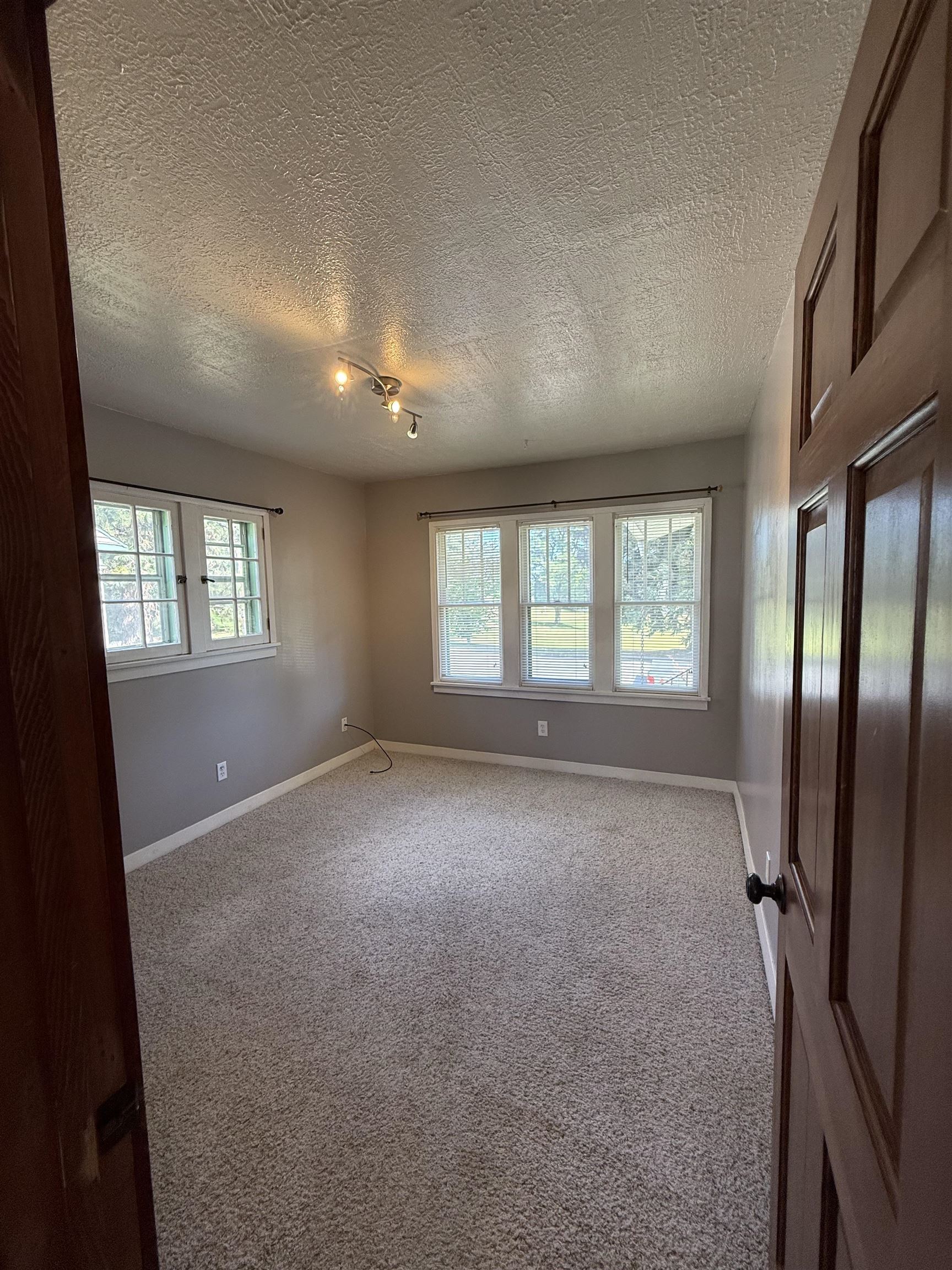 1208 E 11th Ave - Photo 9