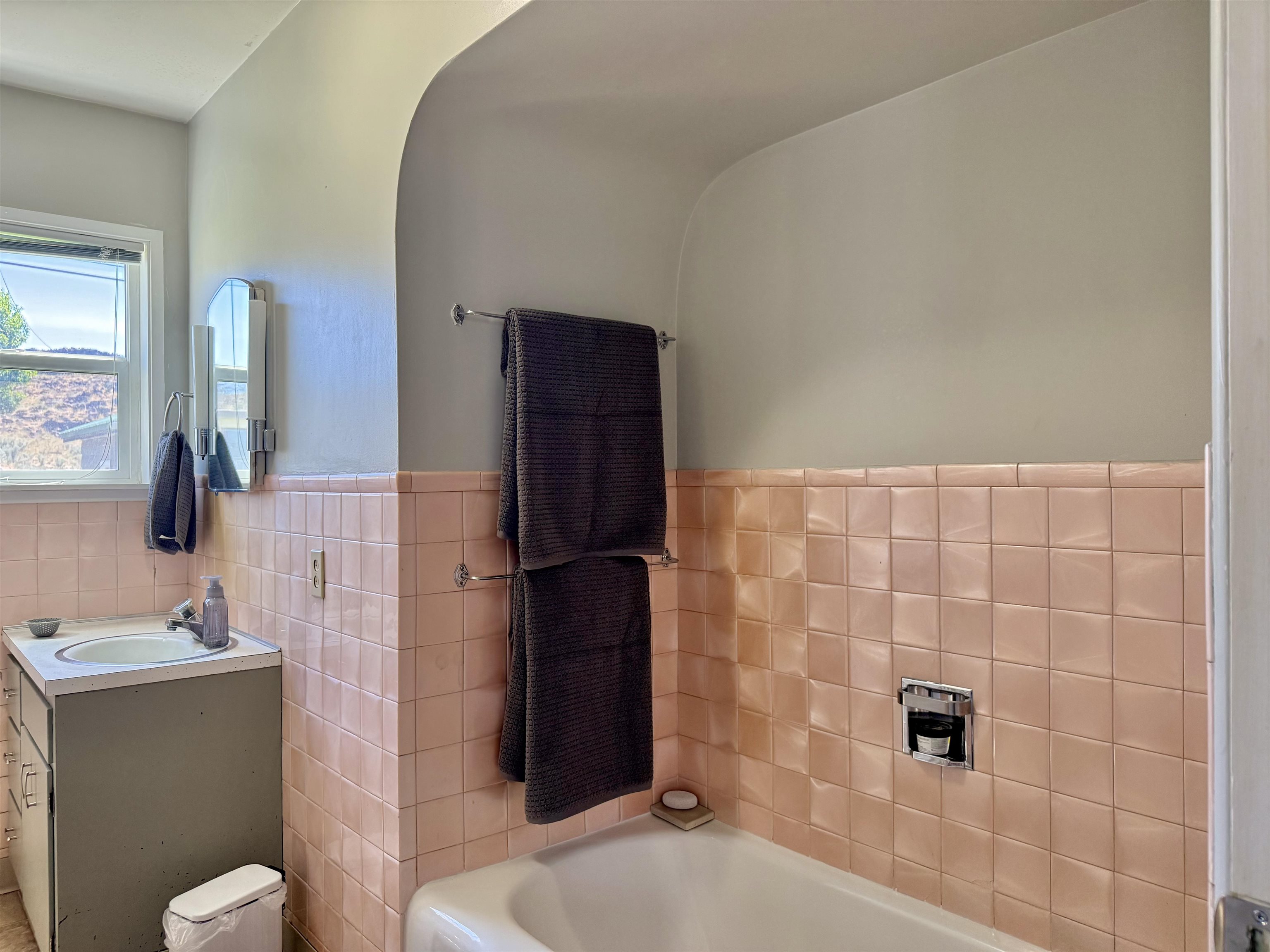 706 E 2nd Ave - Photo 12
