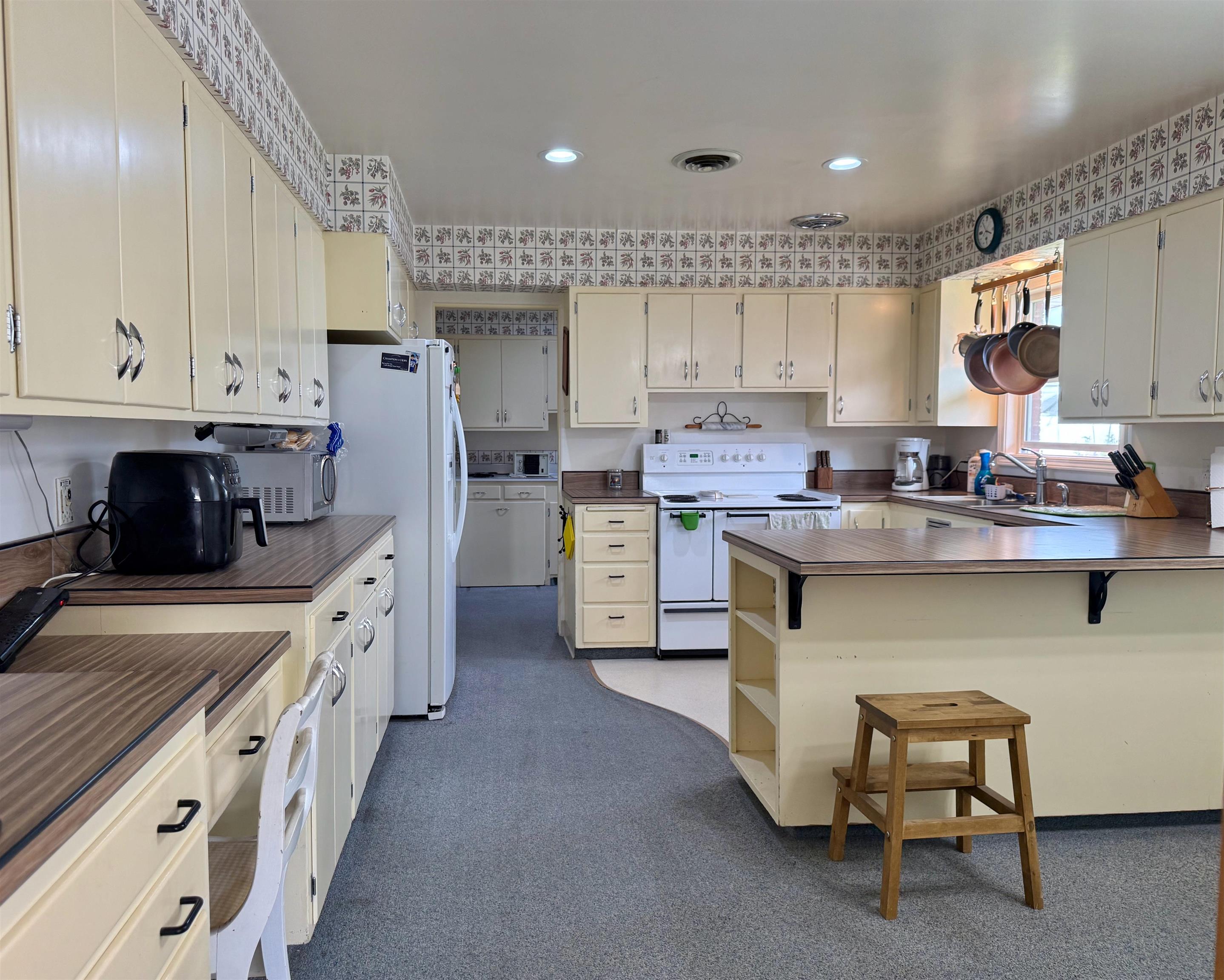 712 E 2nd Ave - Photo 11