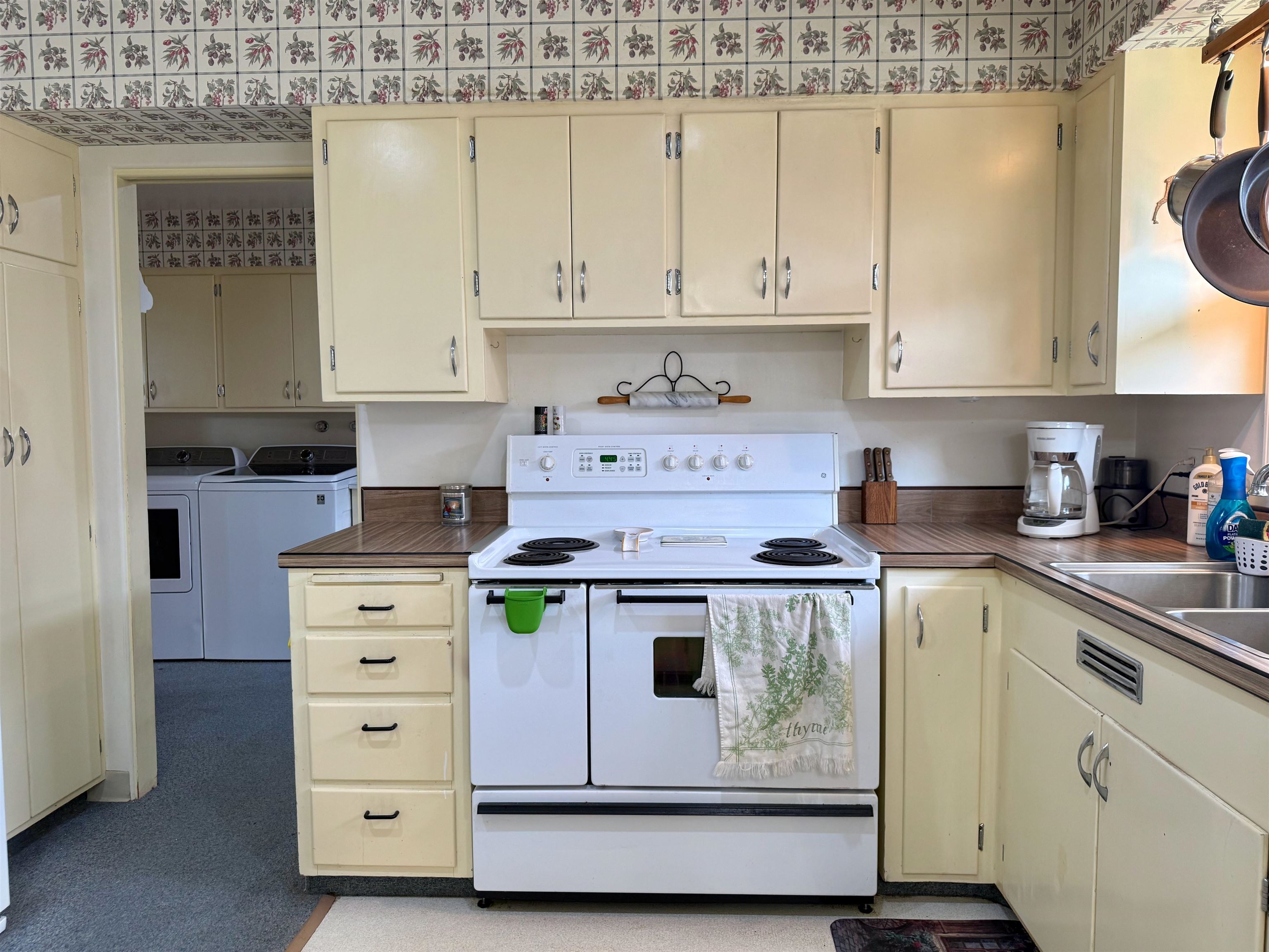 712 E 2nd Ave - Photo 13