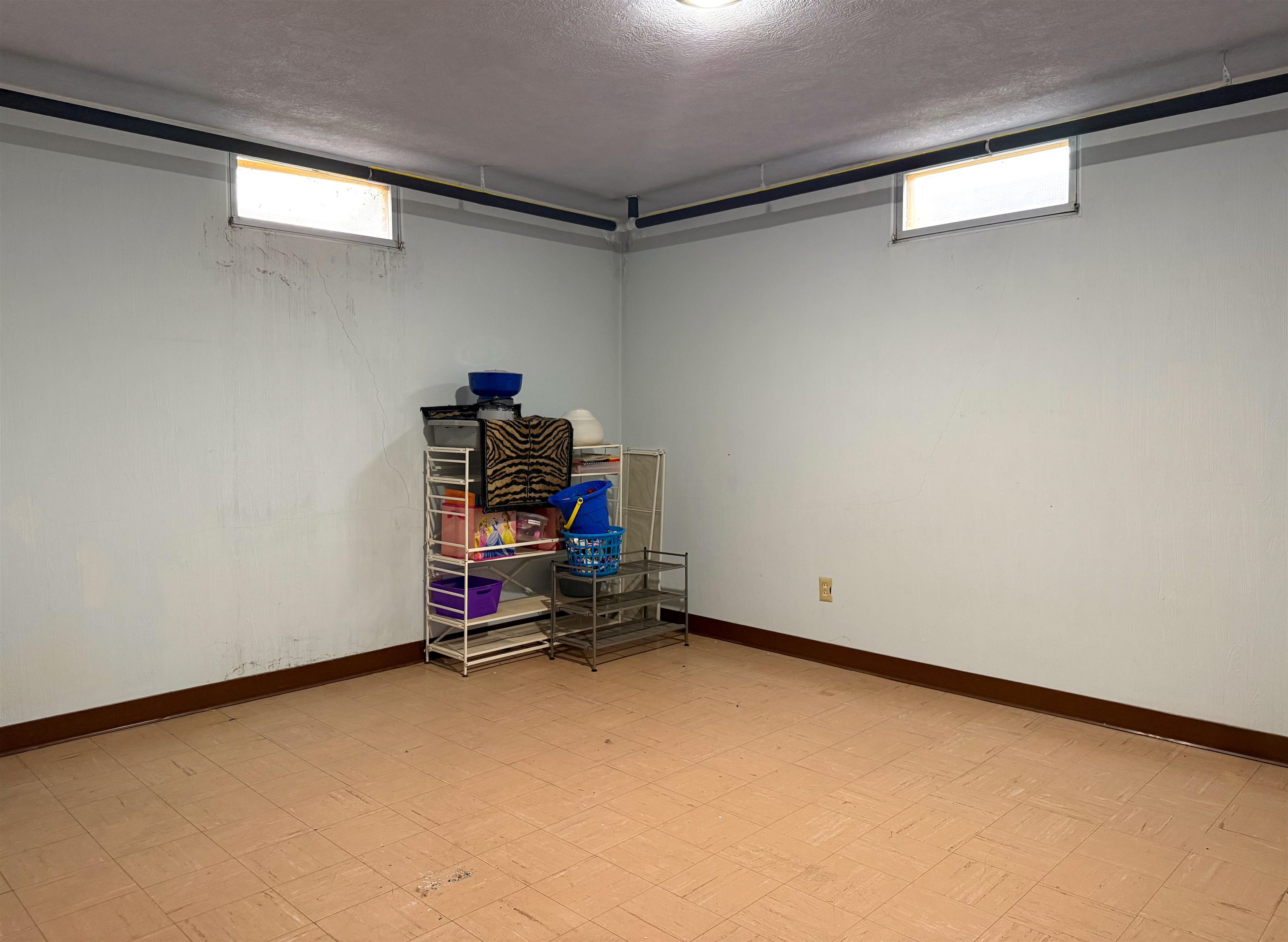 712 E 2nd Ave - Photo 39