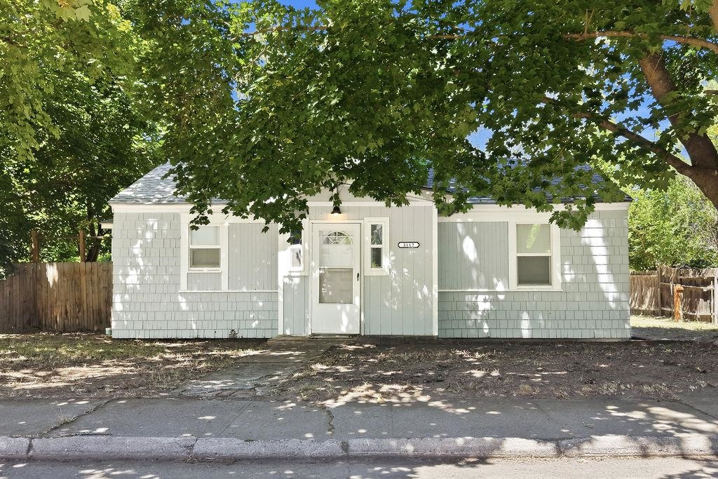3112 W South Loop Ave - Photo 1