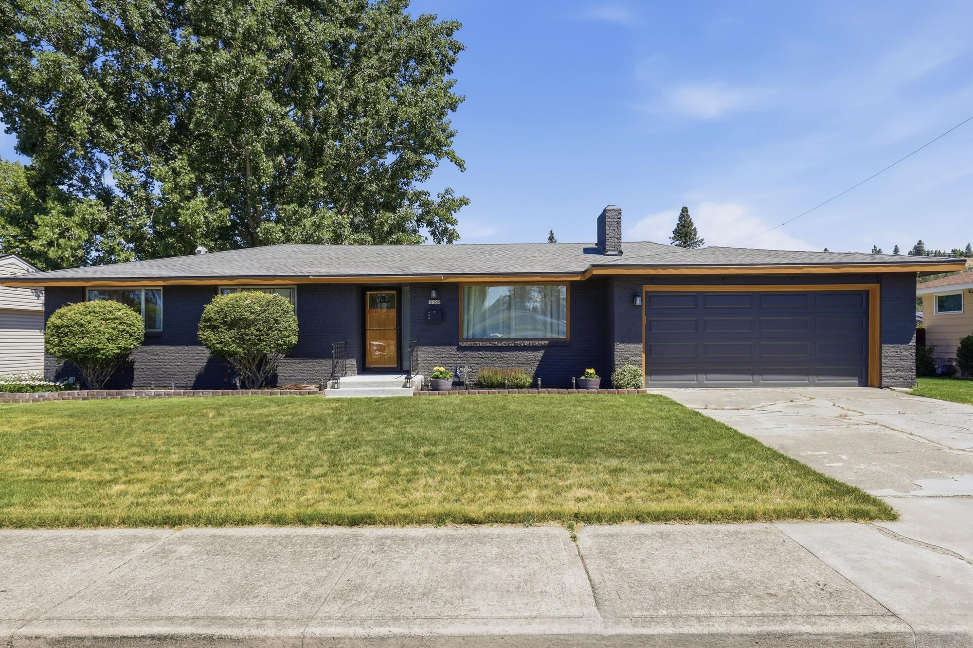 3722 W Lyons Ave - Photo 1