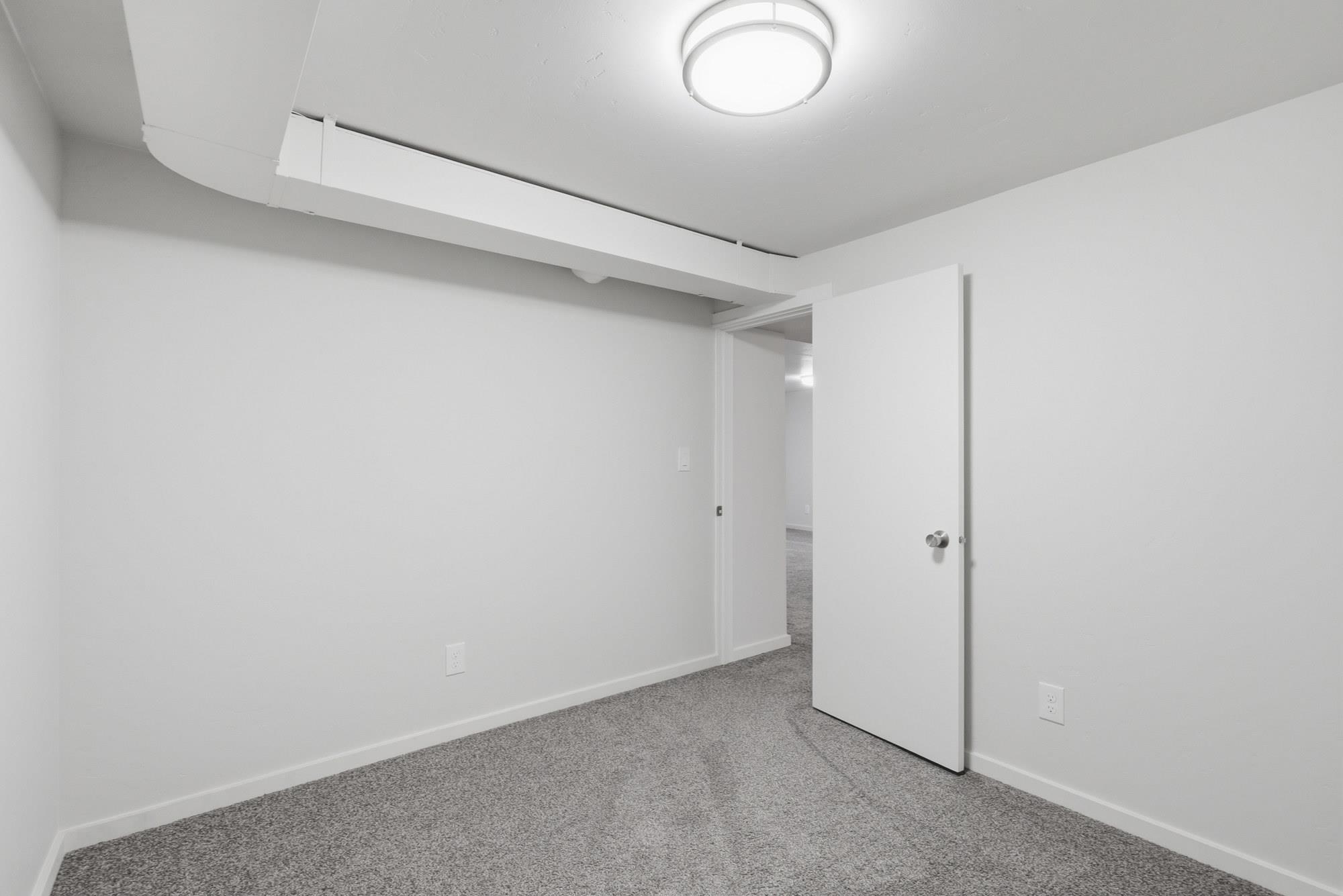 3722 W Lyons Ave - Photo 28