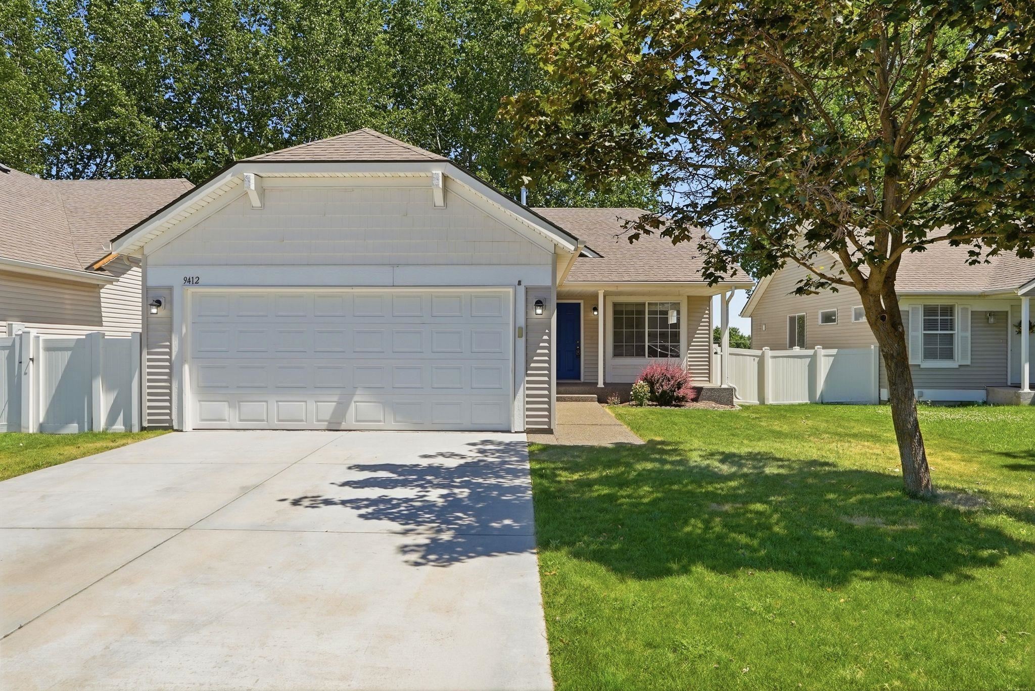 9412 N Oak St - Photo 2