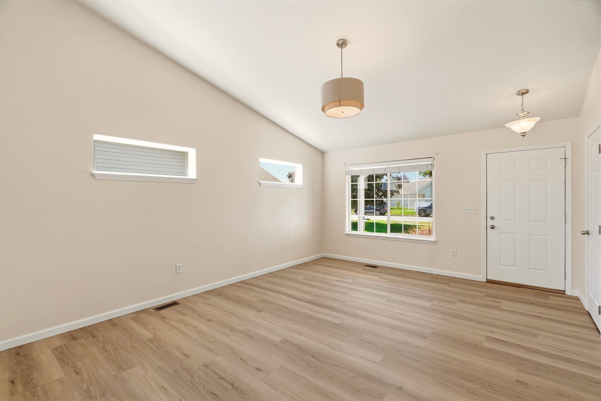 9412 N Oak St - Photo 5