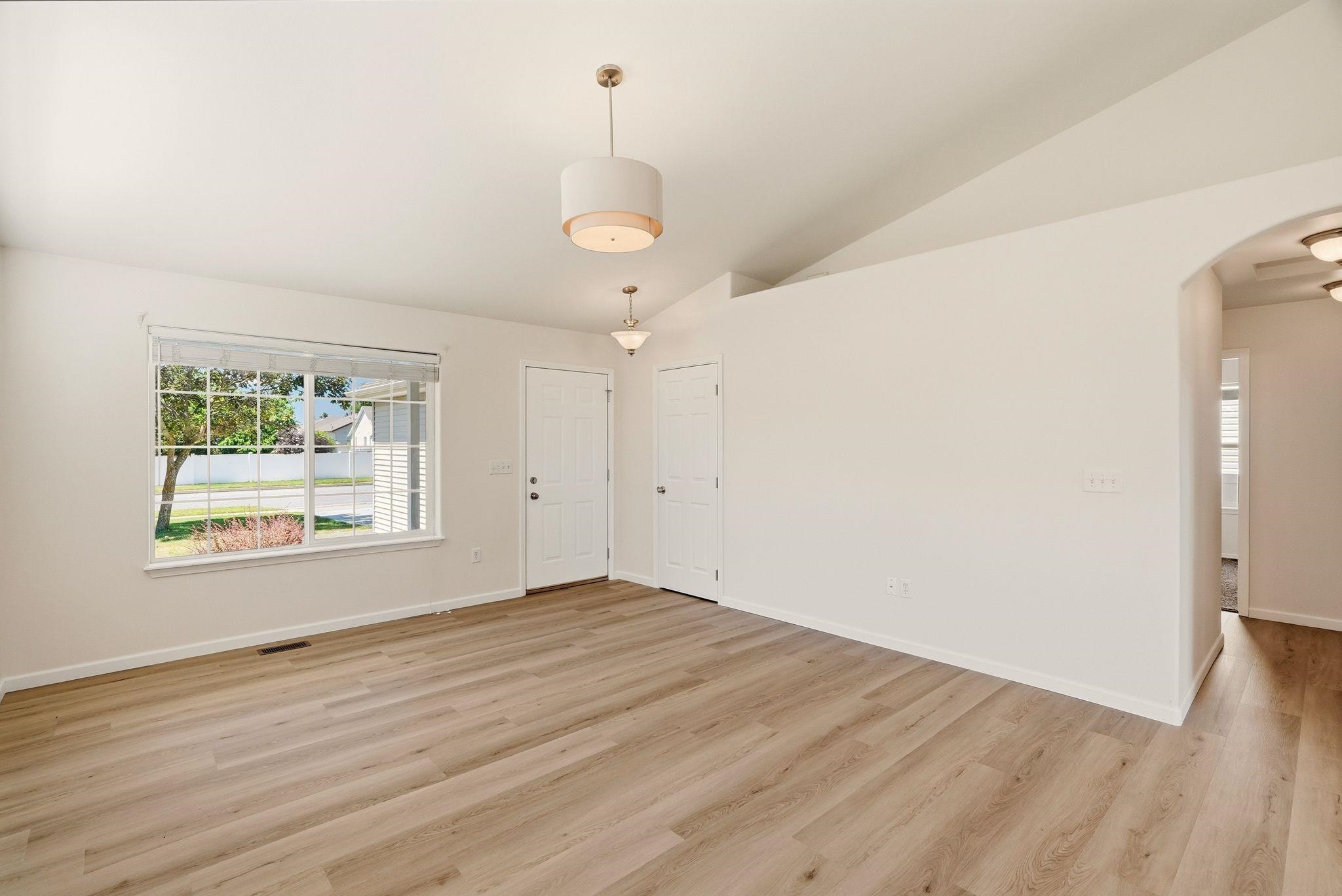 9412 N Oak St - Photo 6