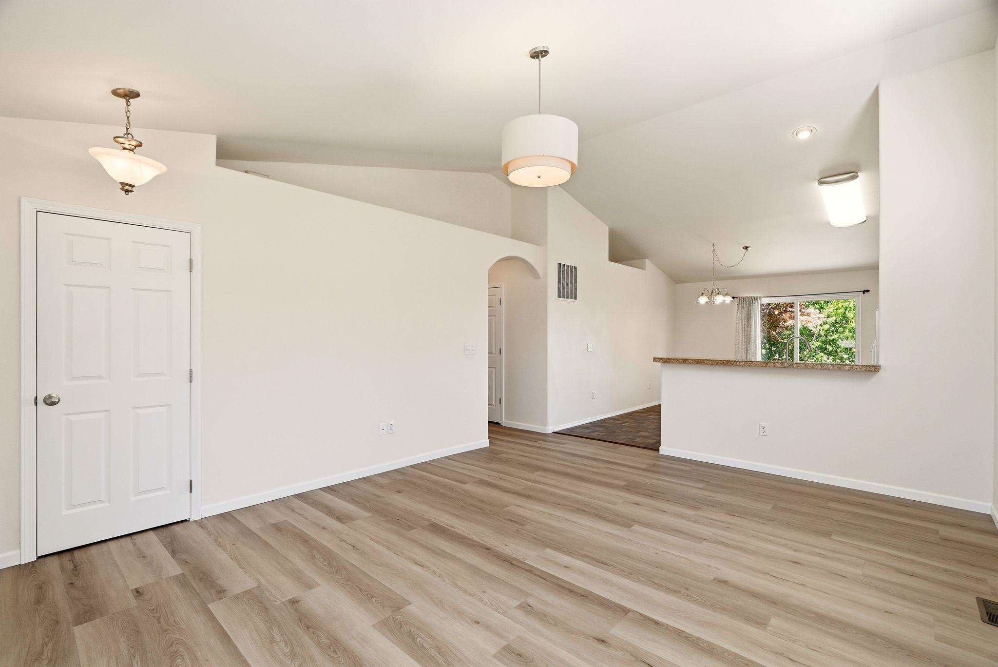 9412 N Oak St - Photo 8
