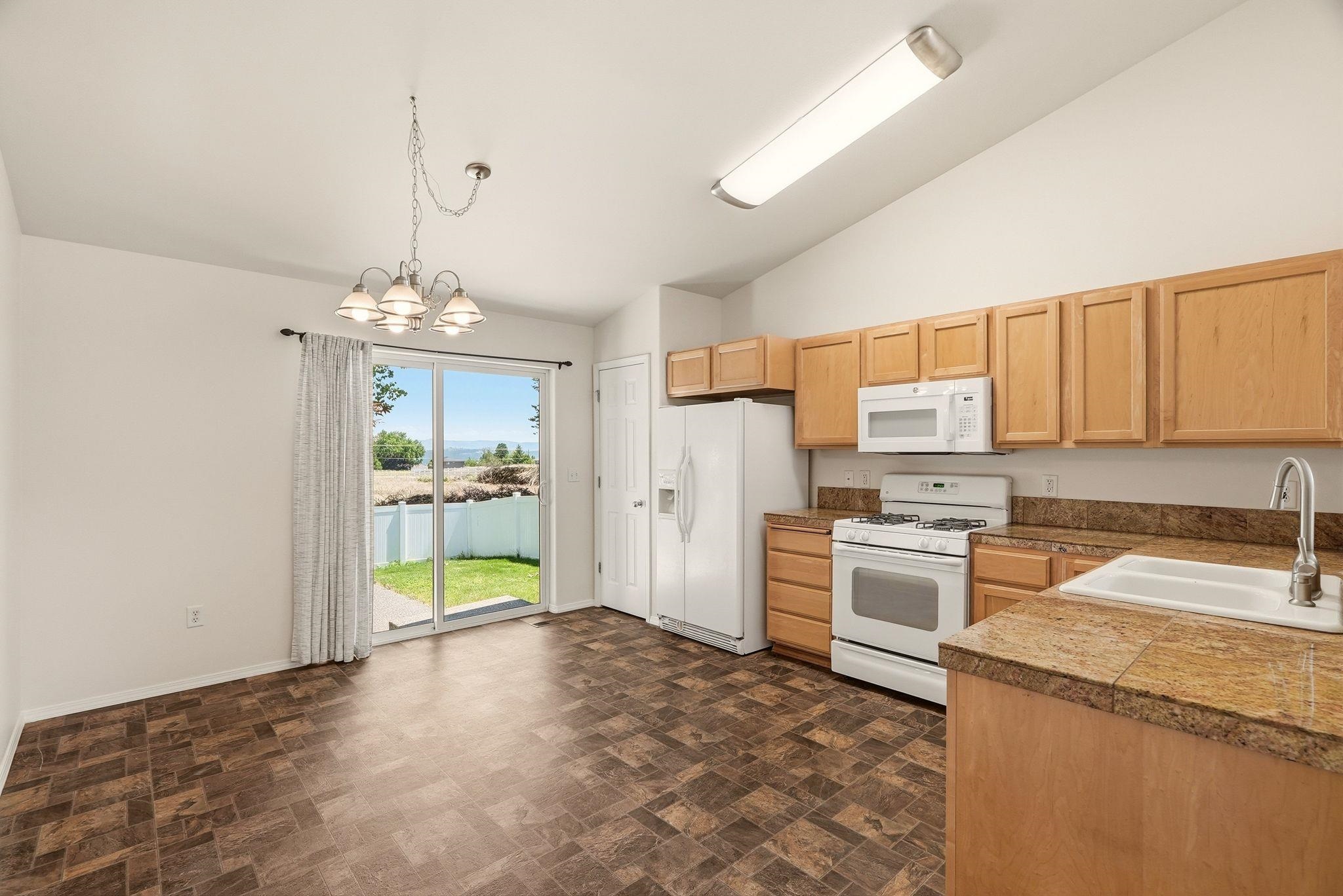 9412 N Oak St - Photo 9