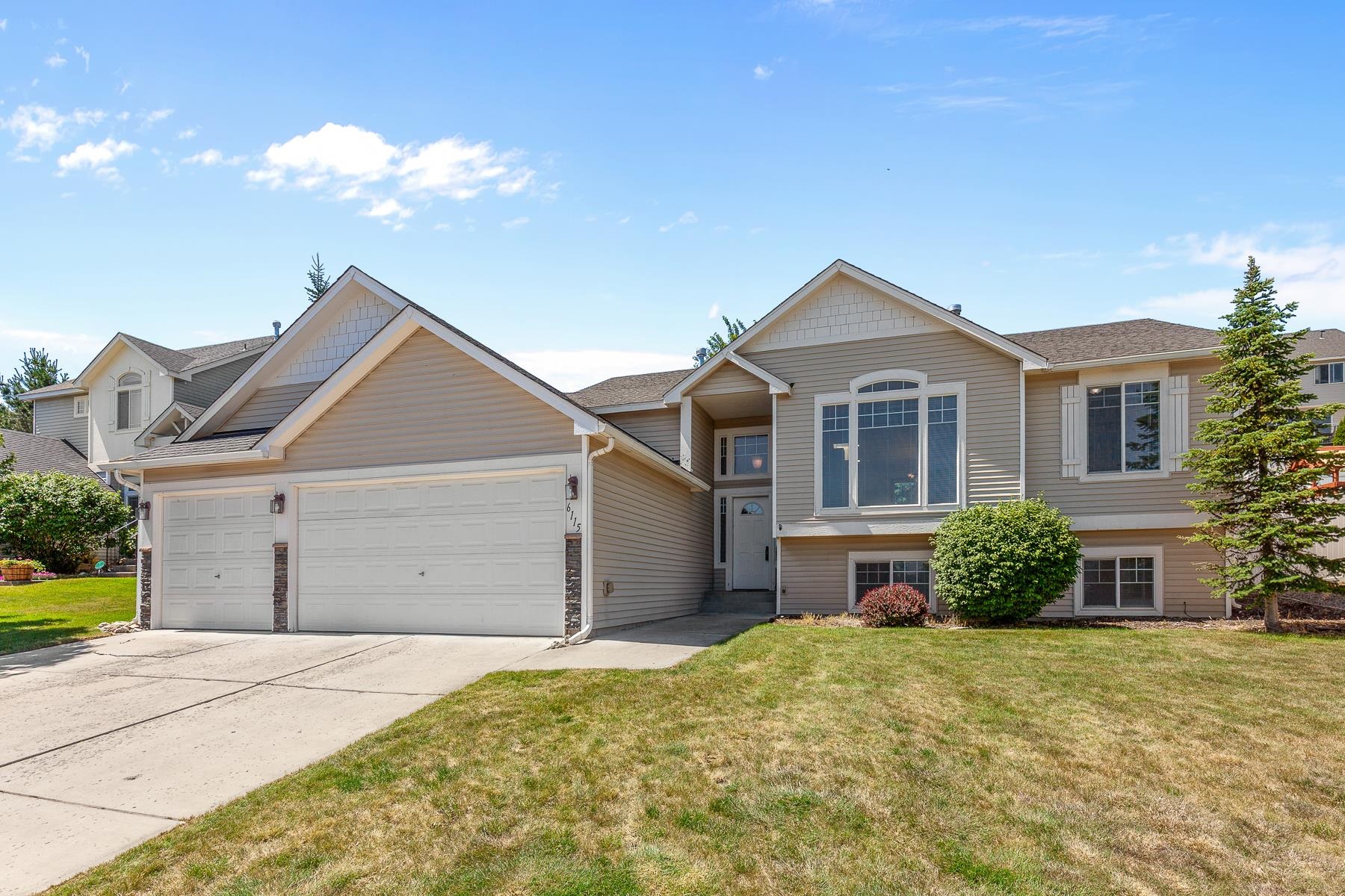 6115 N Edgemont Ln - Photo 1