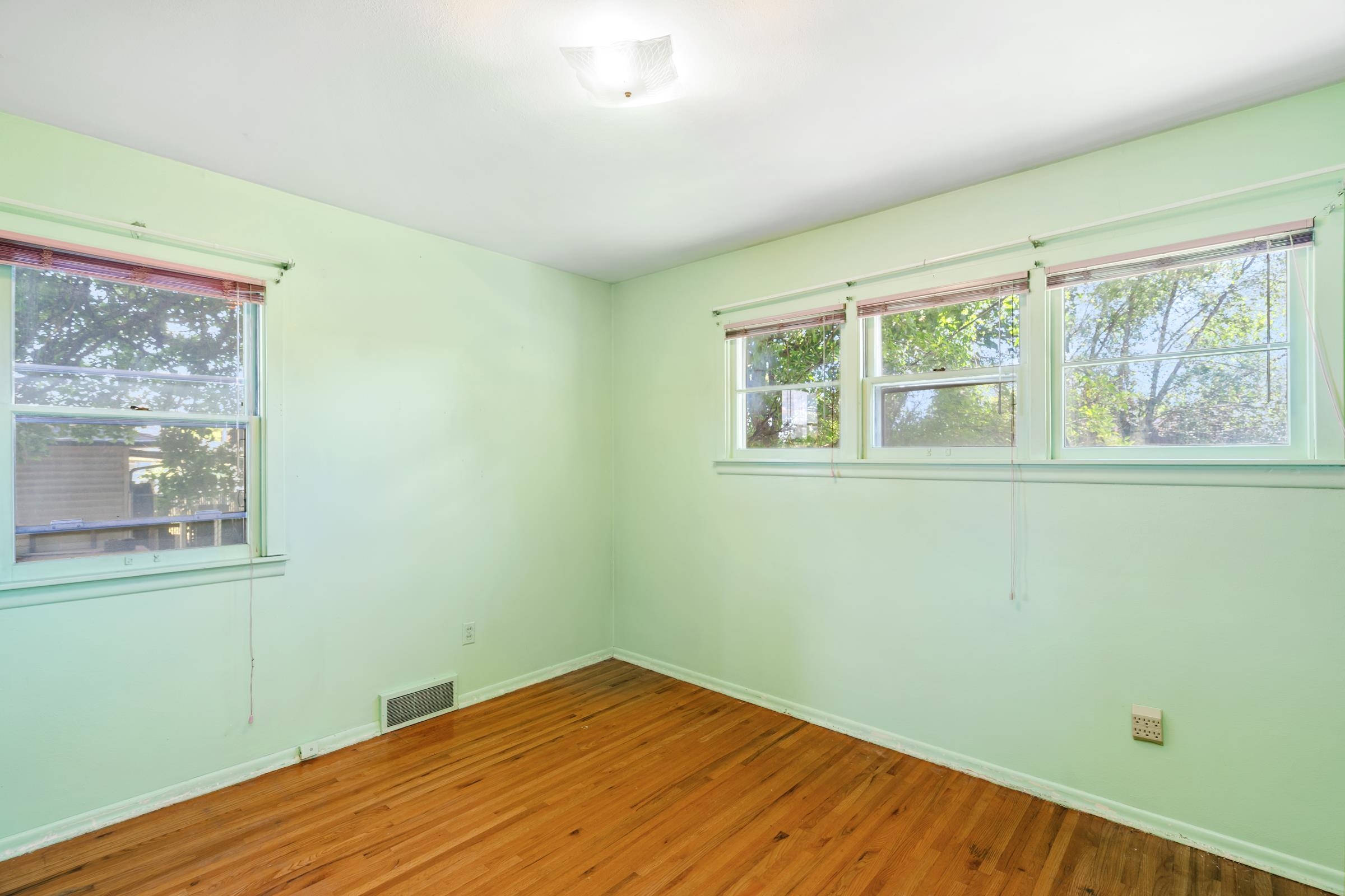 8004 E Mission Ave - Photo 11