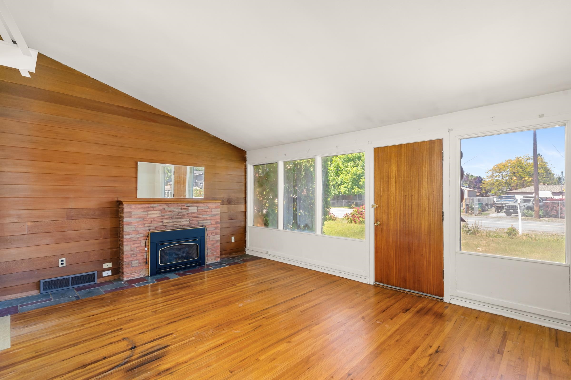 8004 E Mission Ave - Photo 8