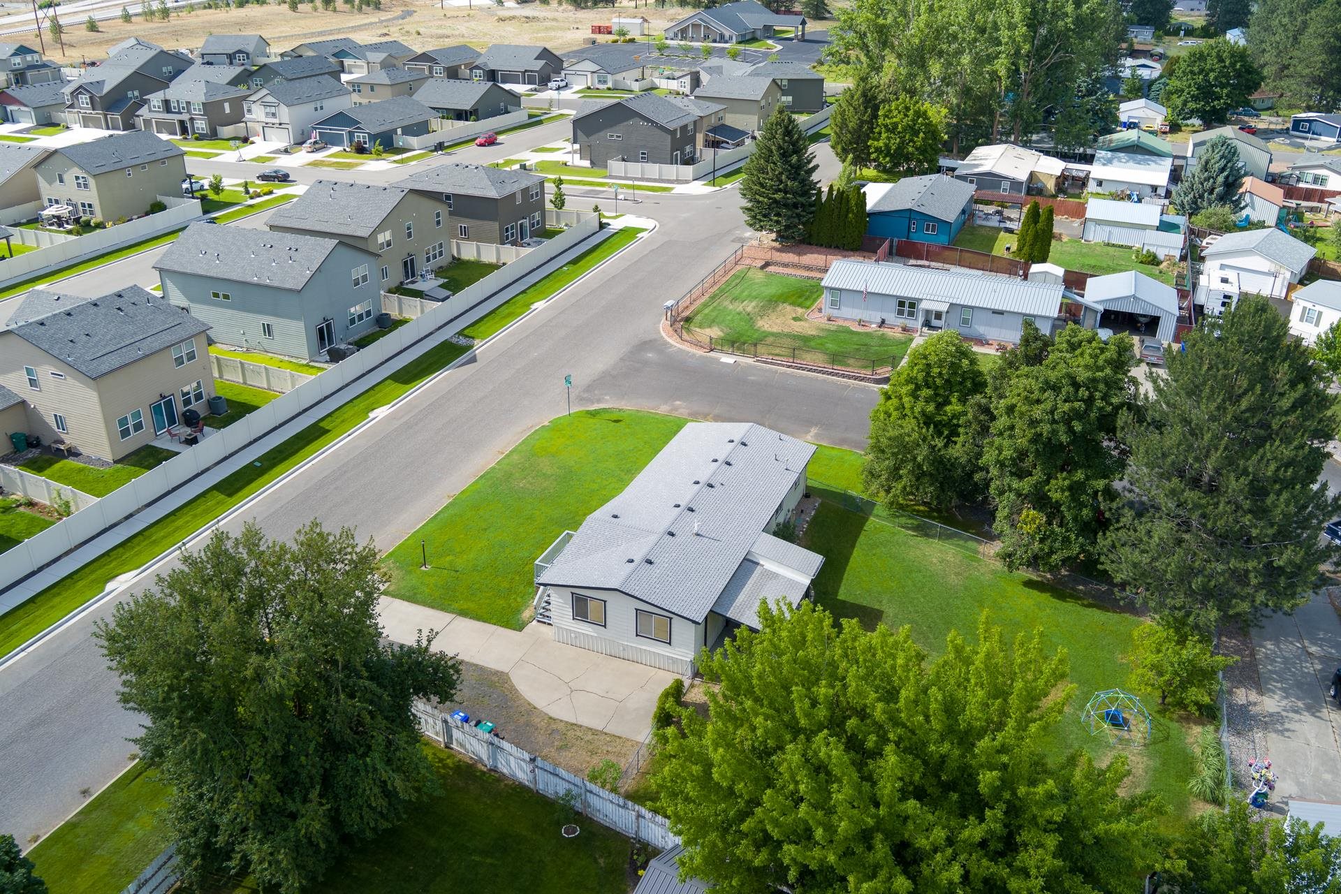 3306 E 4th Ct - Photo 41