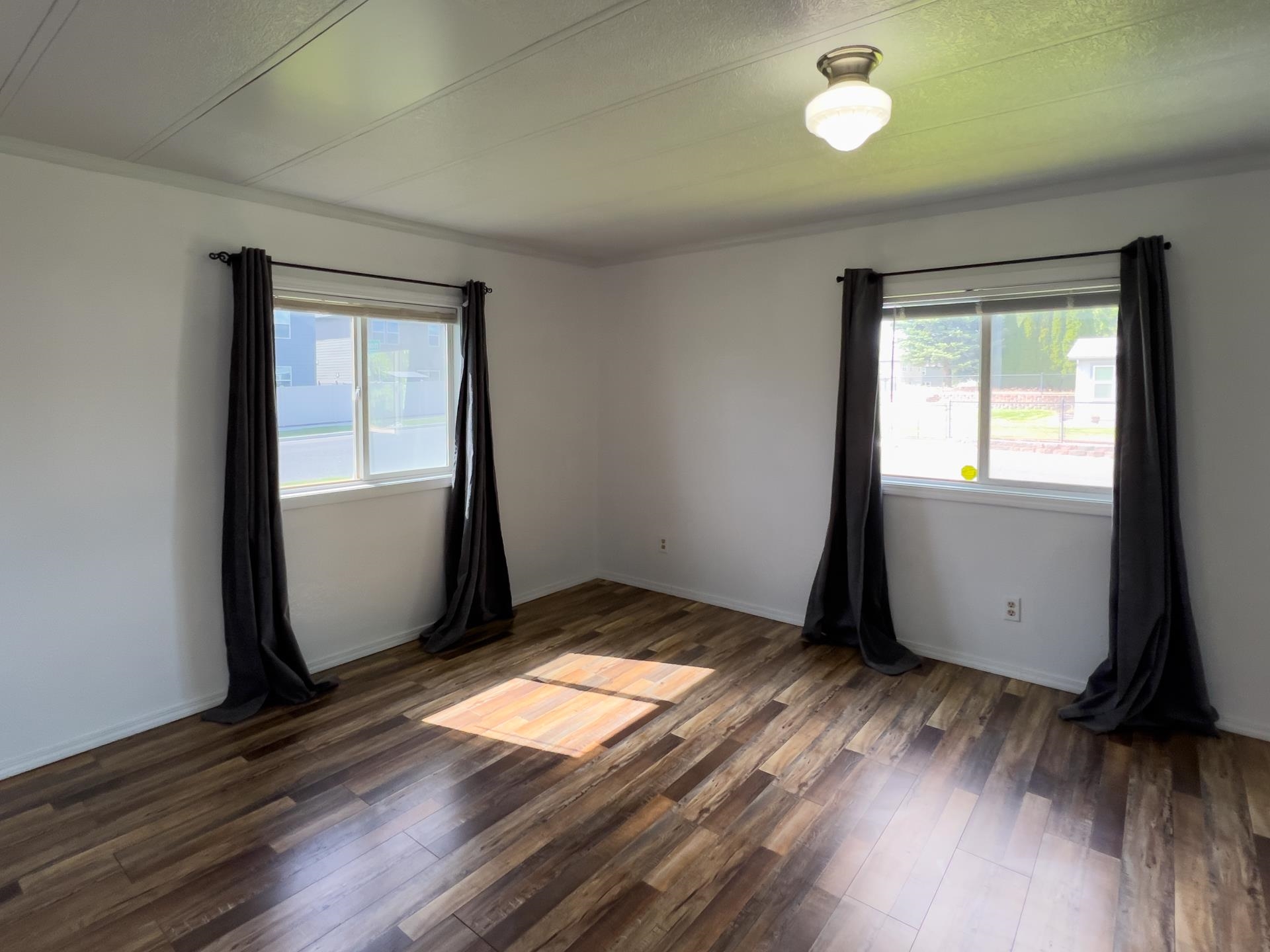 3306 E 4th Ct - Photo 13