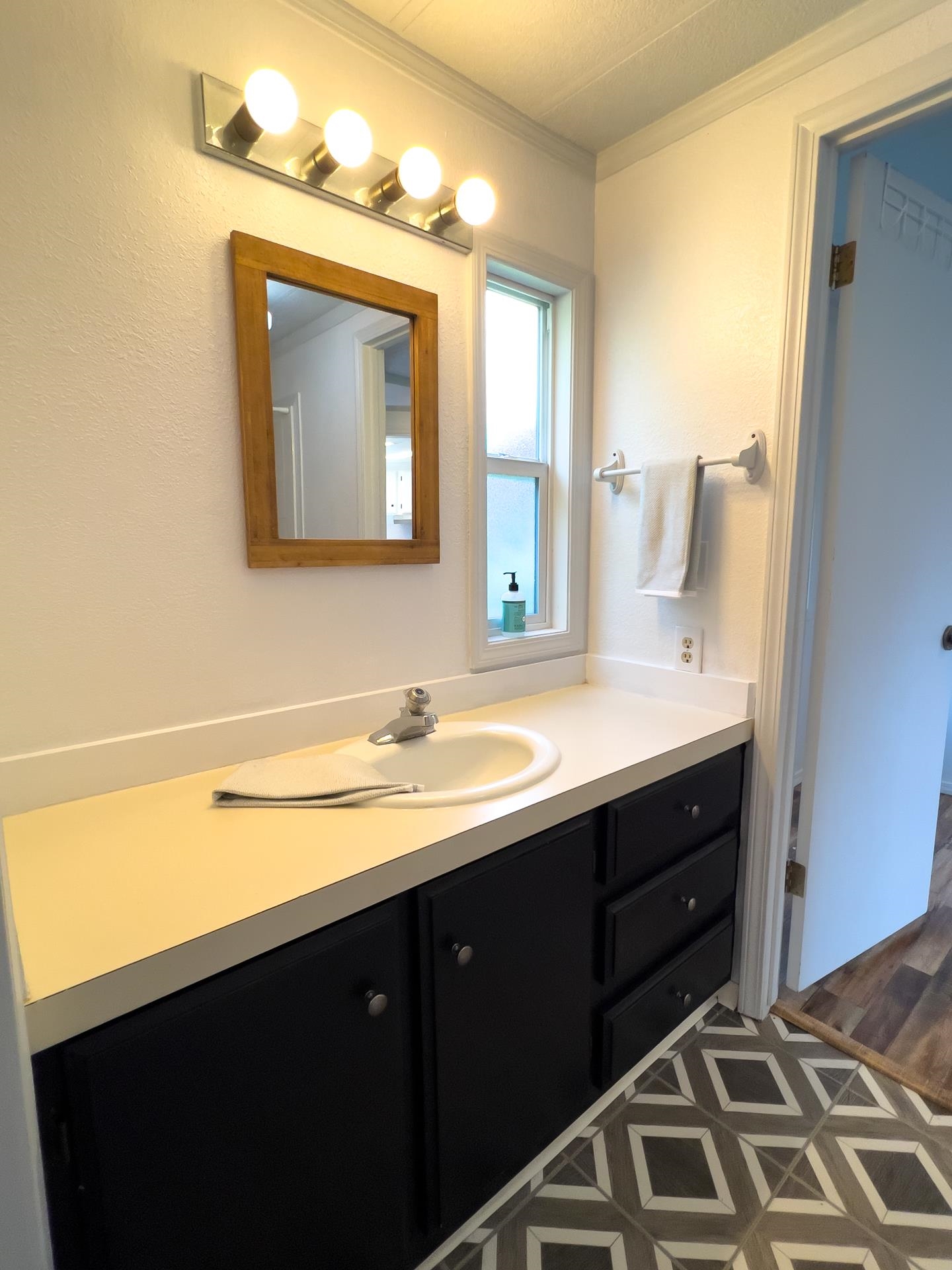 3306 E 4th Ct - Photo 22