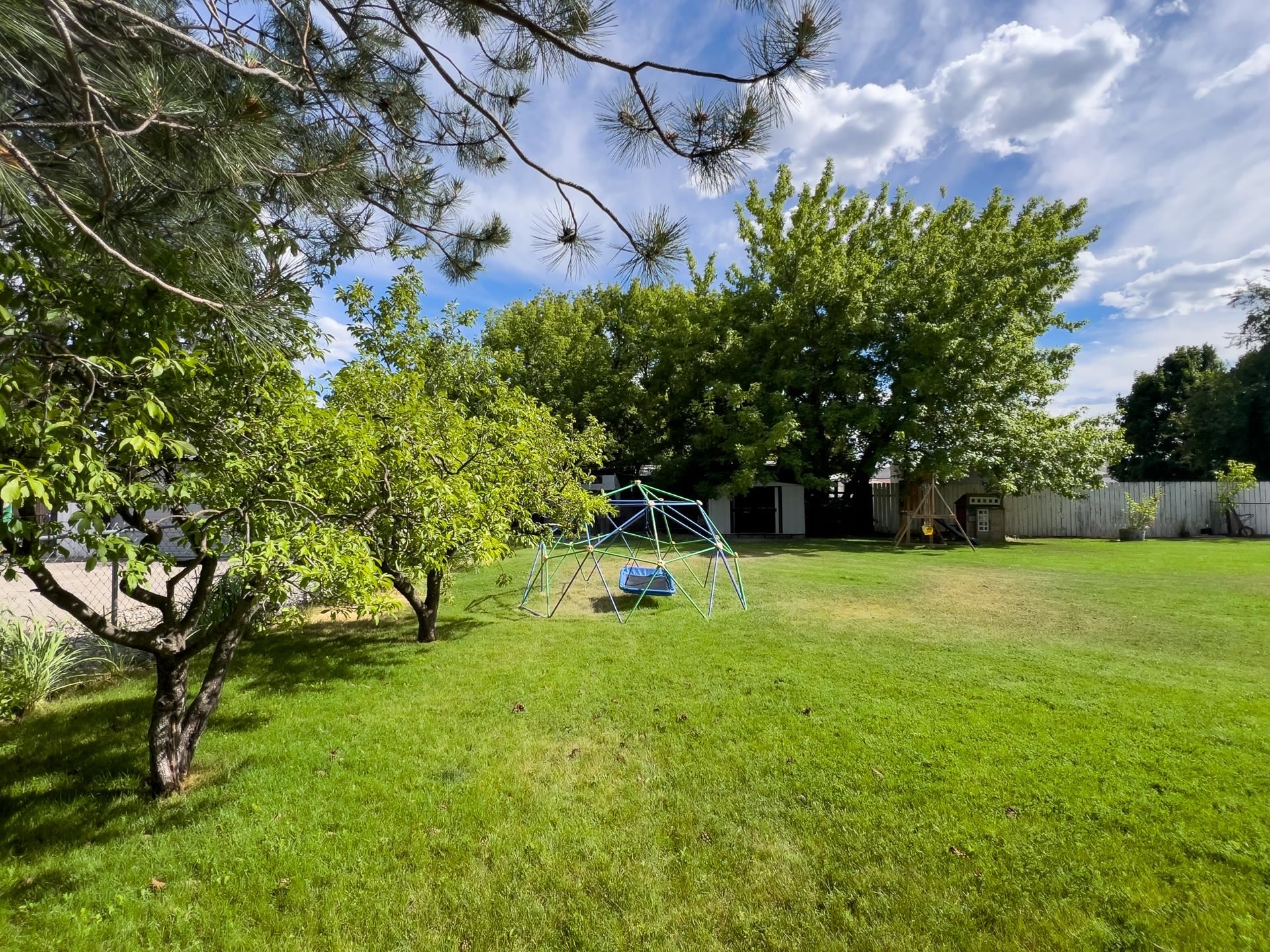 3306 E 4th Ct - Photo 29