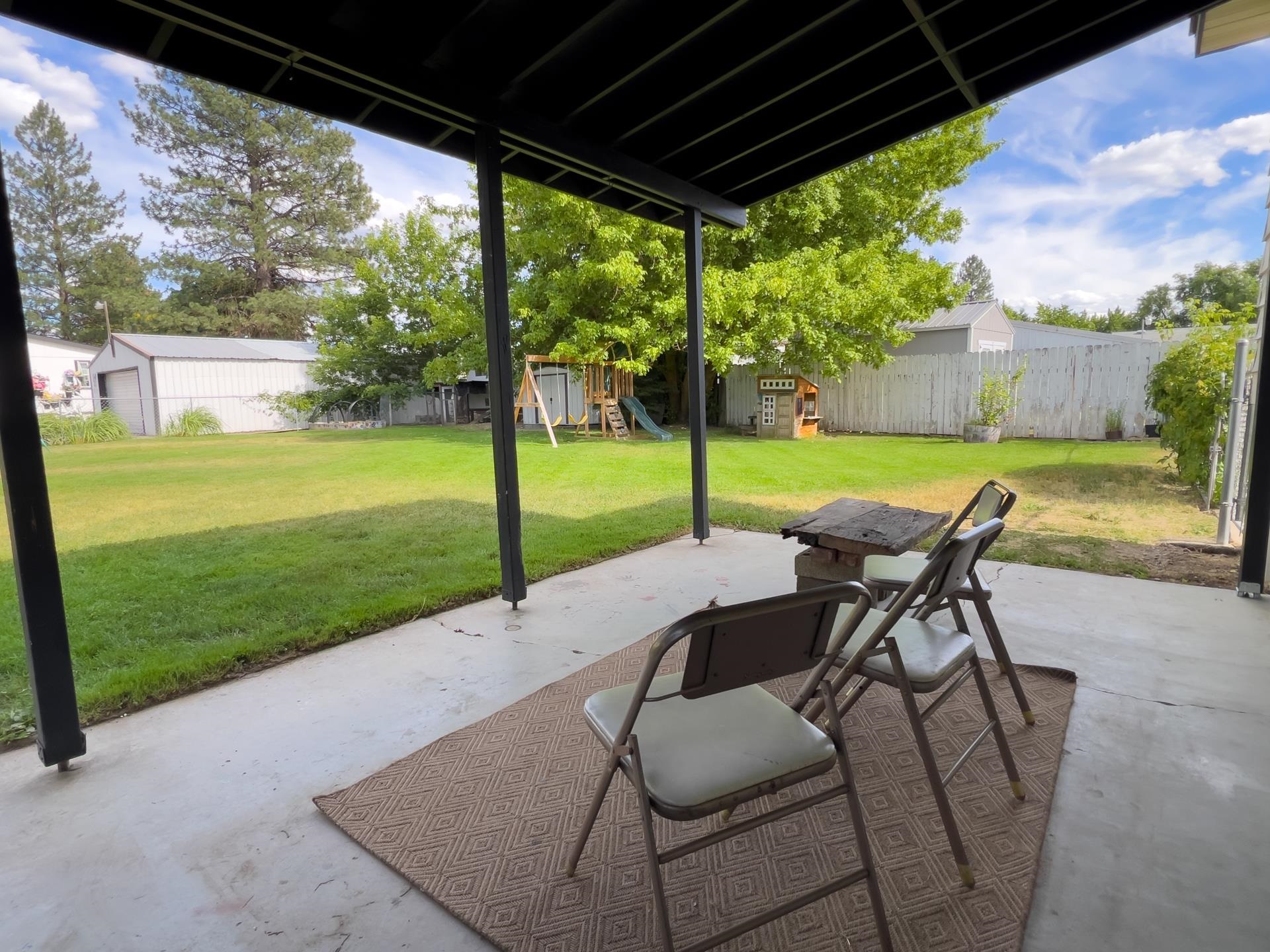 3306 E 4th Ct - Photo 33