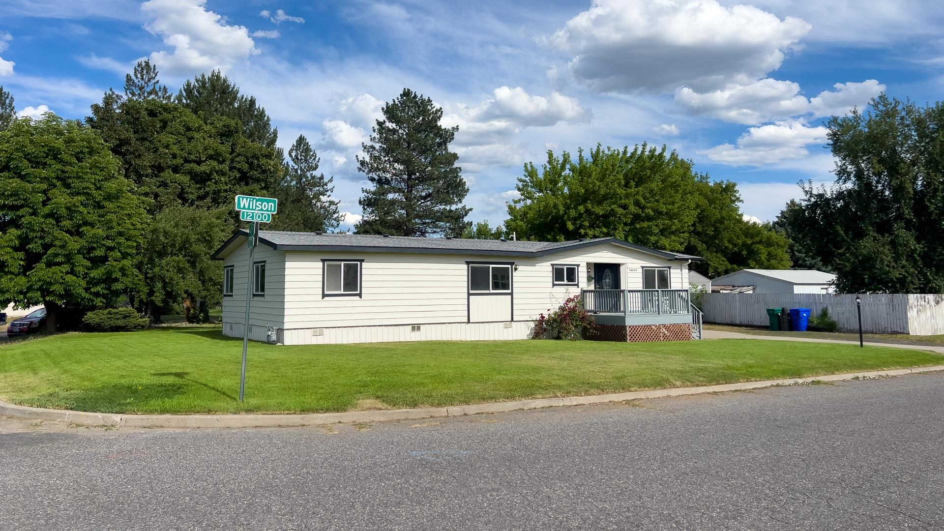 3306 E 4th Ct - Photo 37