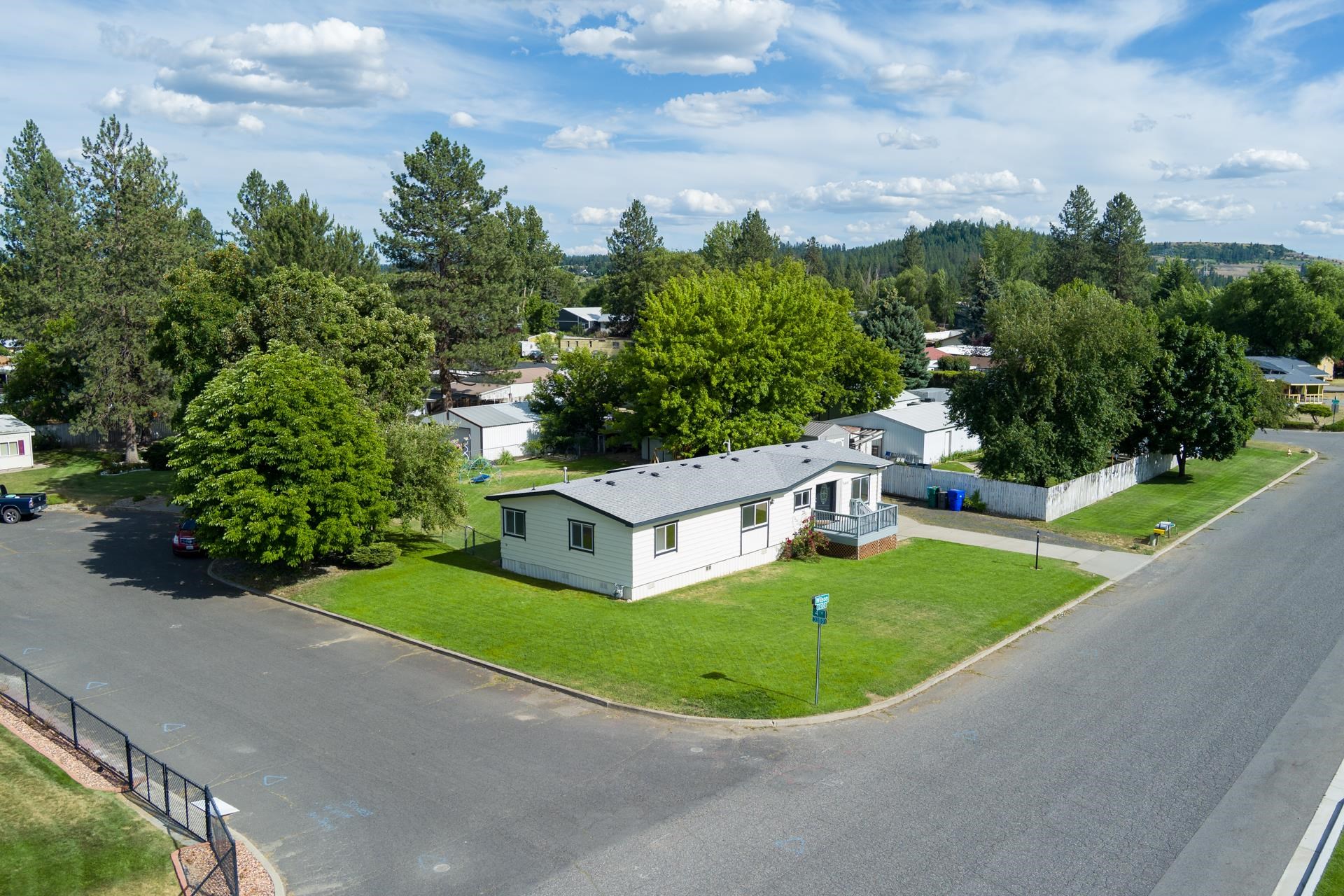 3306 E 4th Ct - Photo 4