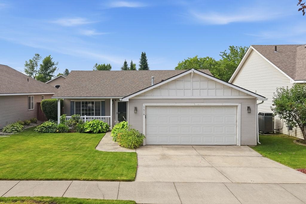 1616 E Vanetta Ln - Photo 2