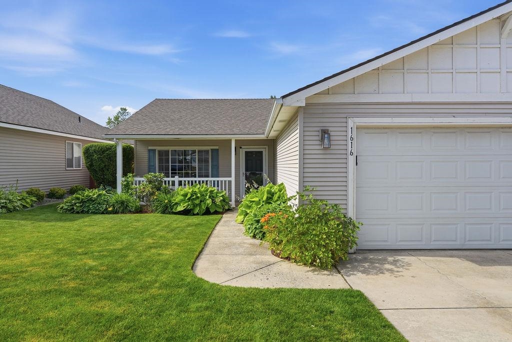 1616 E Vanetta Ln - Photo 3