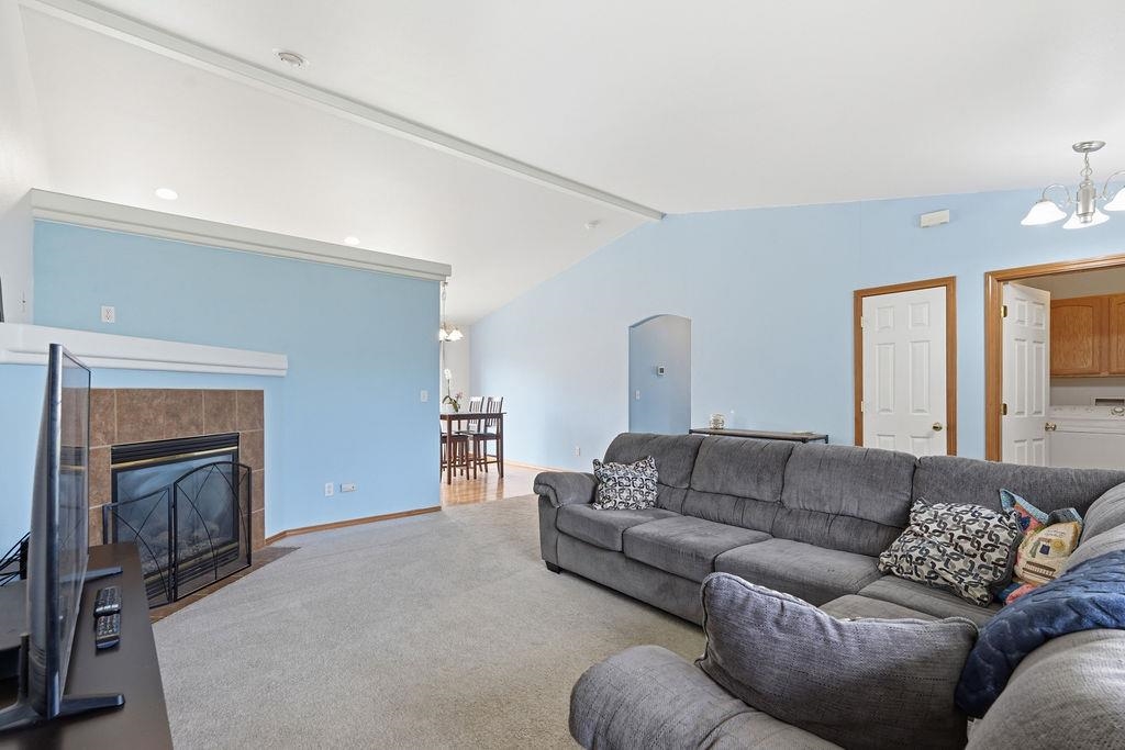 1616 E Vanetta Ln - Photo 5