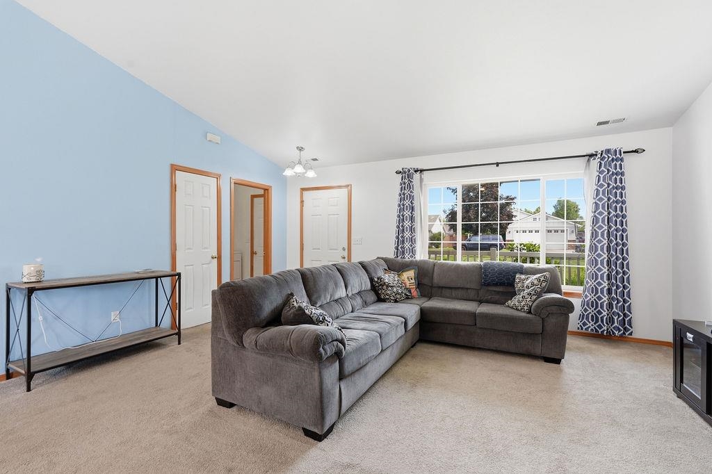 1616 E Vanetta Ln - Photo 4