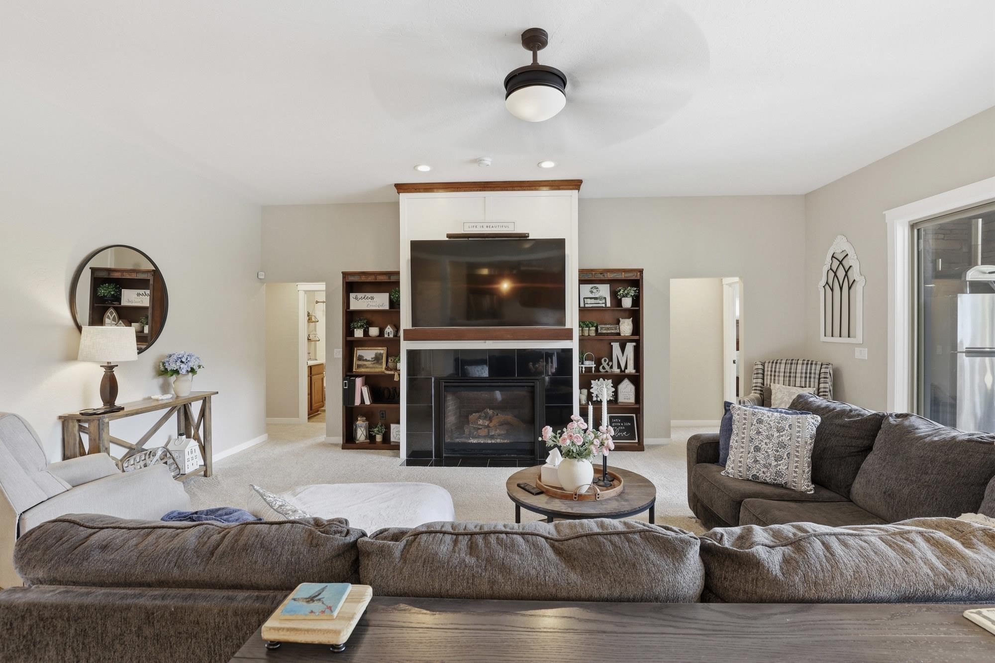 851 Thomas Ln - Photo 5