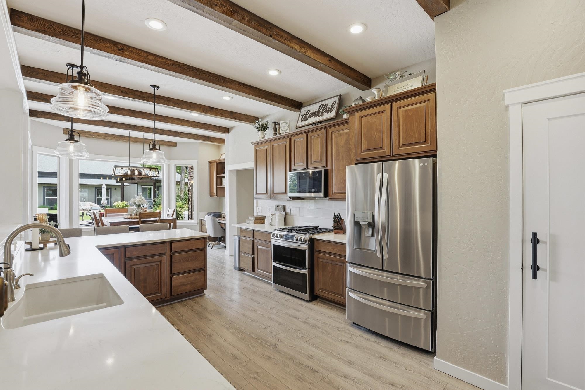 851 Thomas Ln - Photo 8