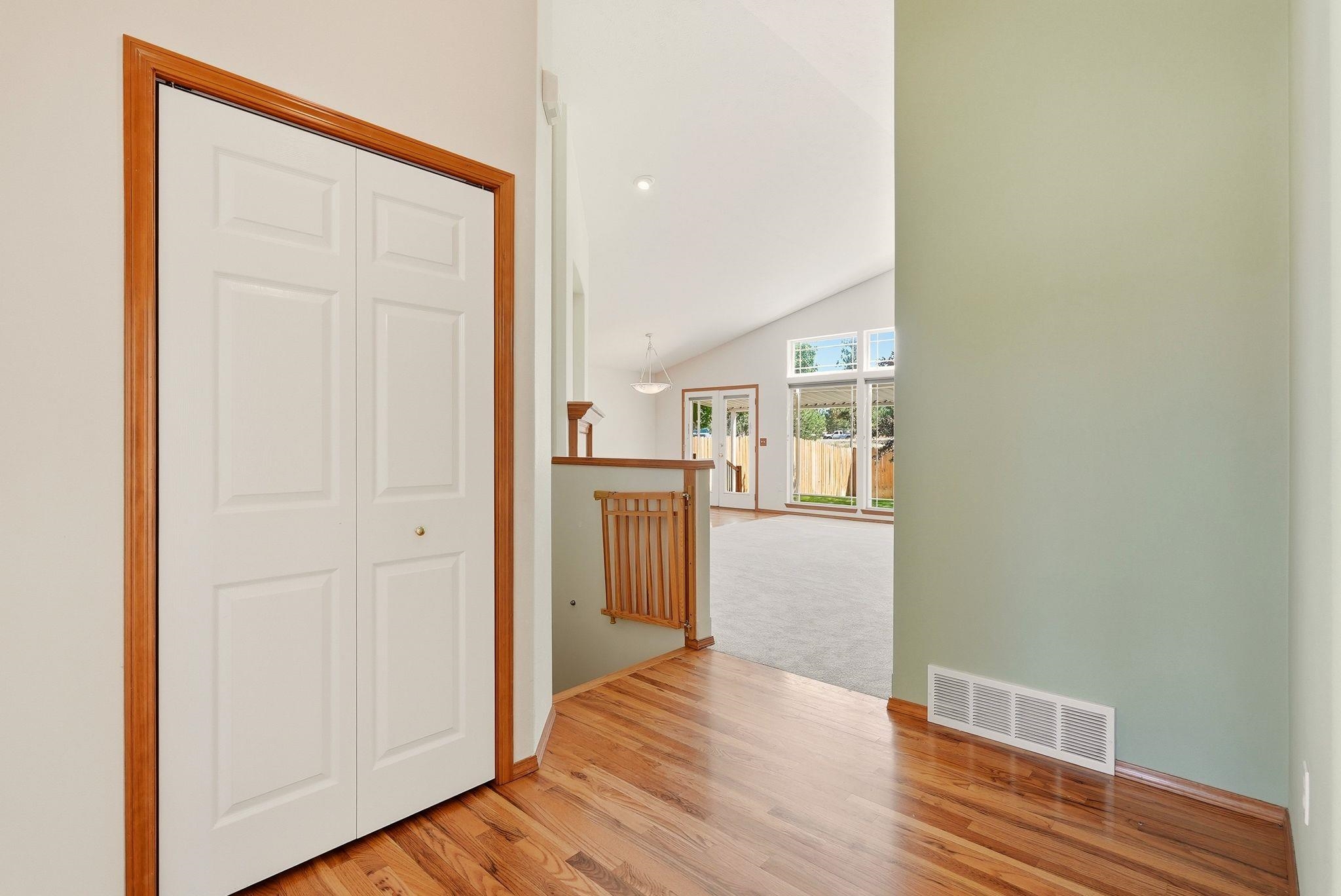 307 W Greta Ln - Photo 3