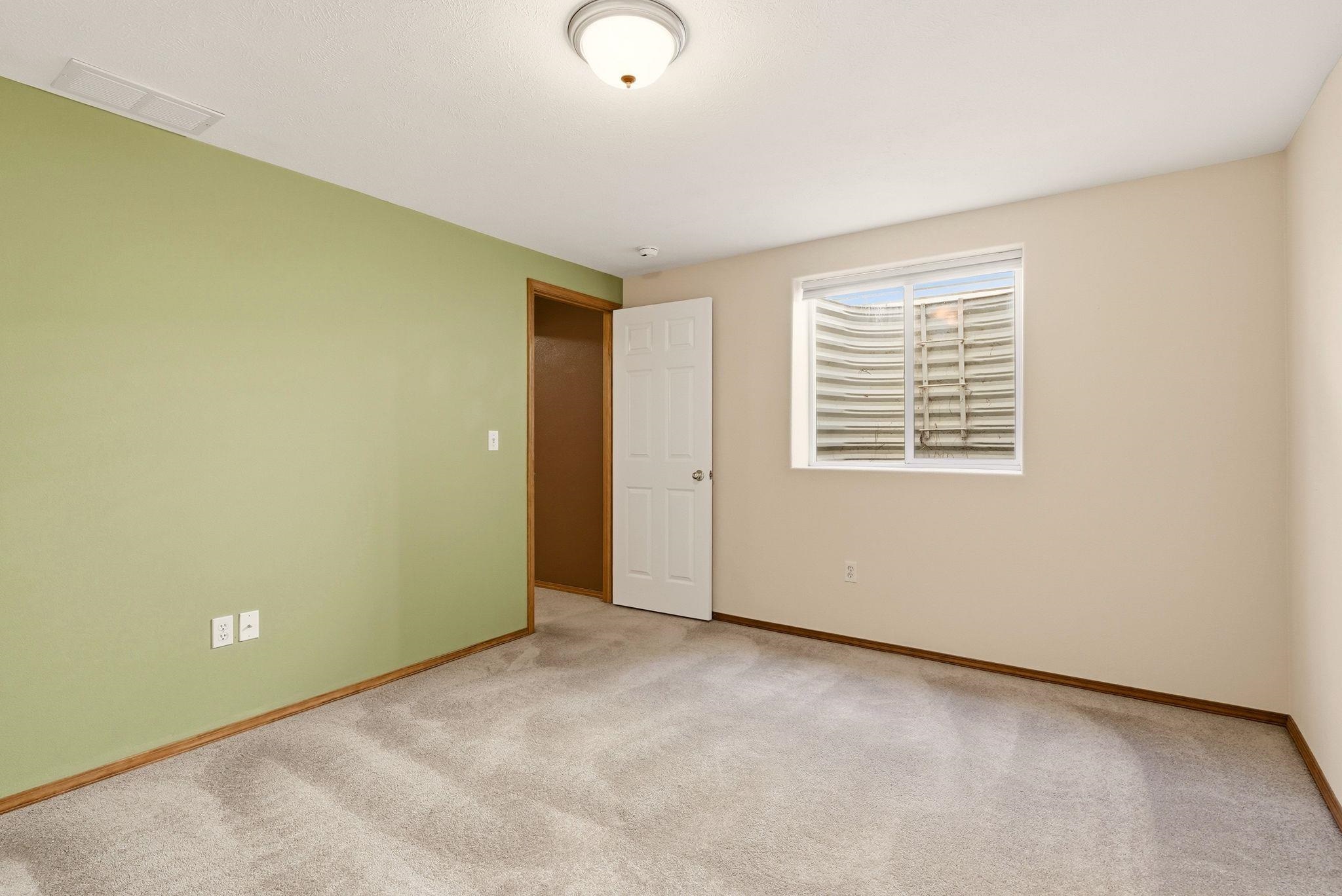 307 W Greta Ln - Photo 24