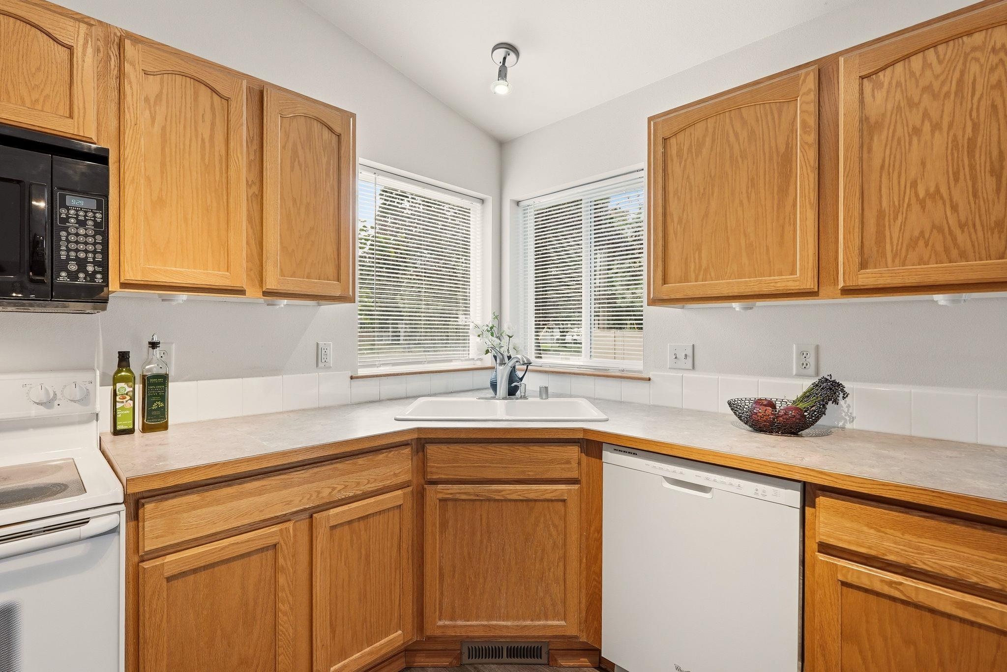 10212 E 17th Ln - Photo 16