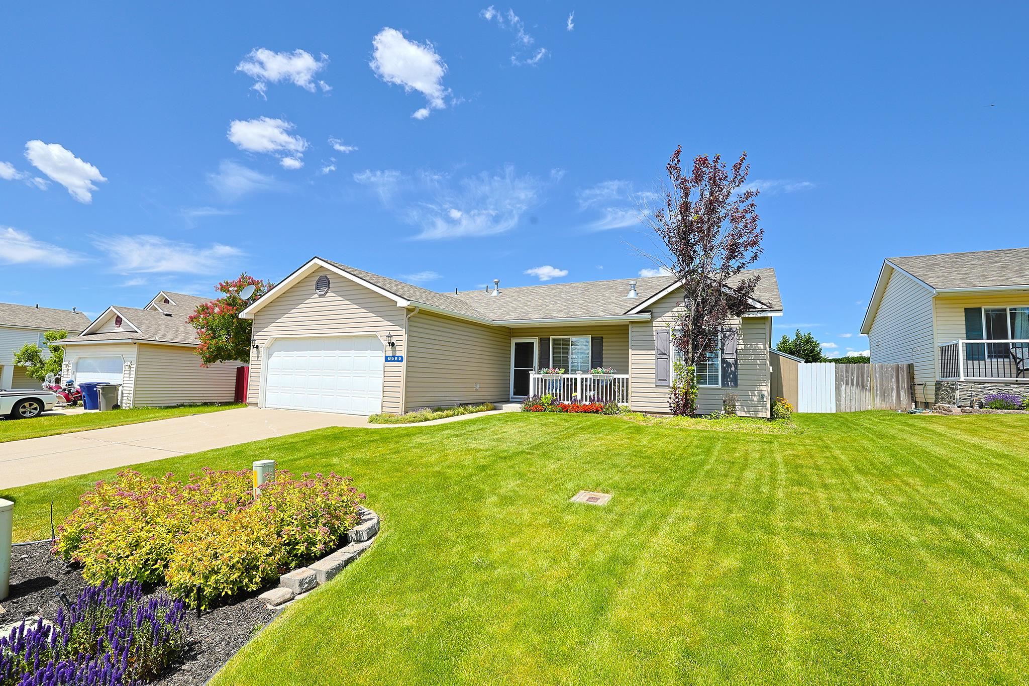 619 E Tara Lee Ave - Photo 2