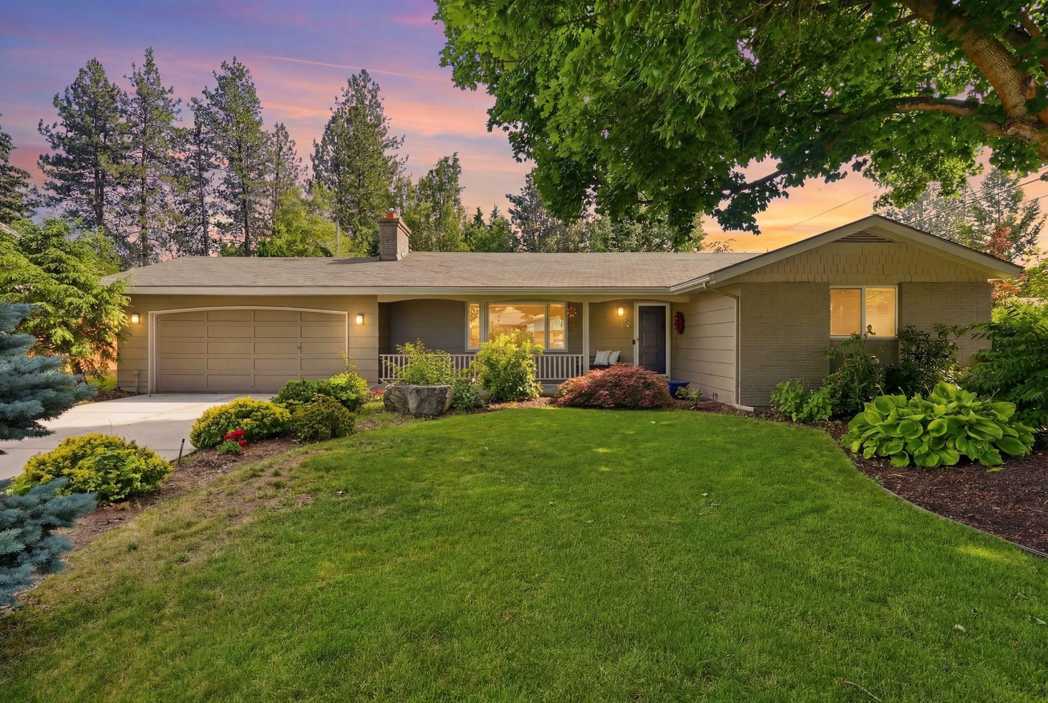 233 W Dawn Ave - Photo 2