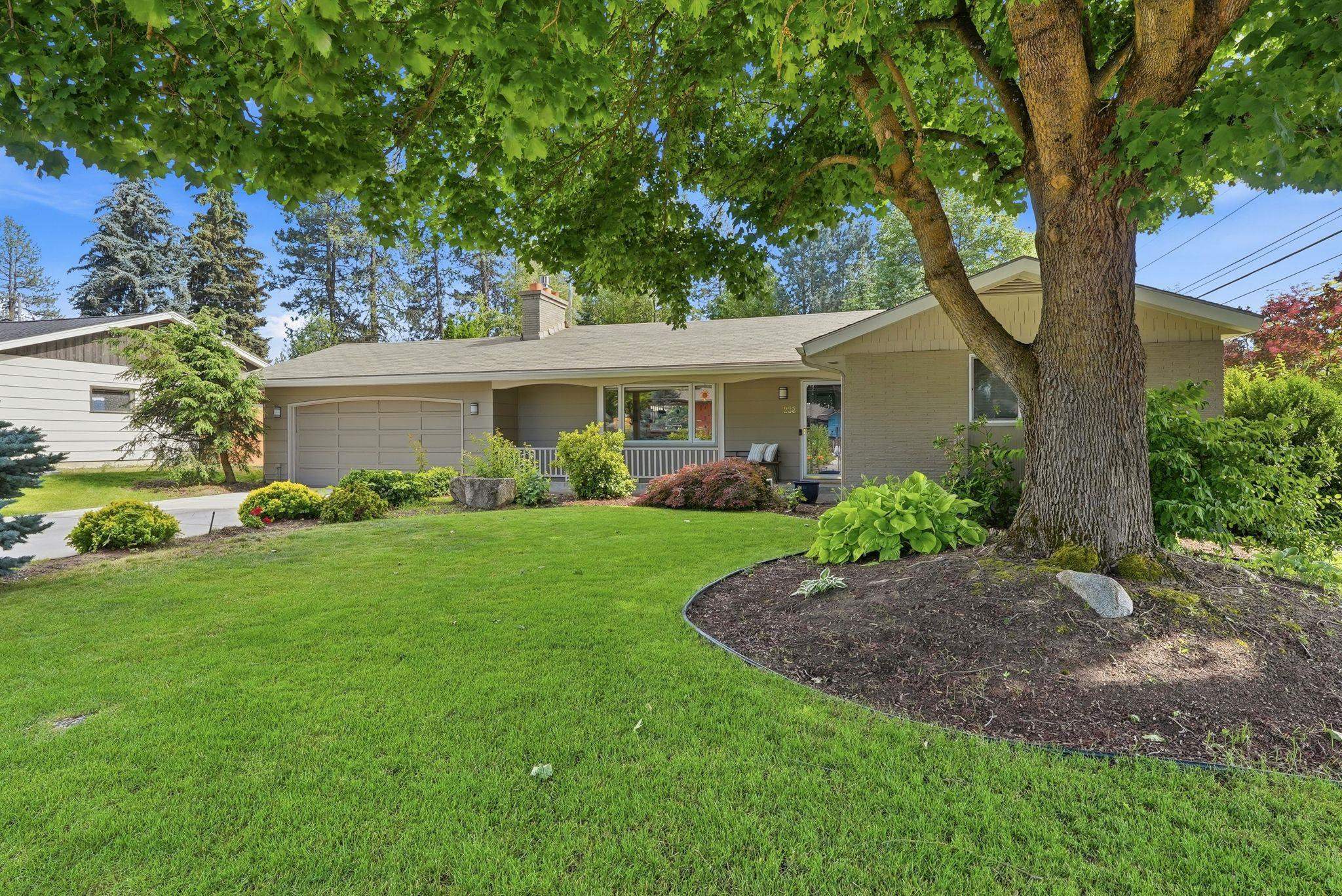 233 W Dawn Ave - Photo 1