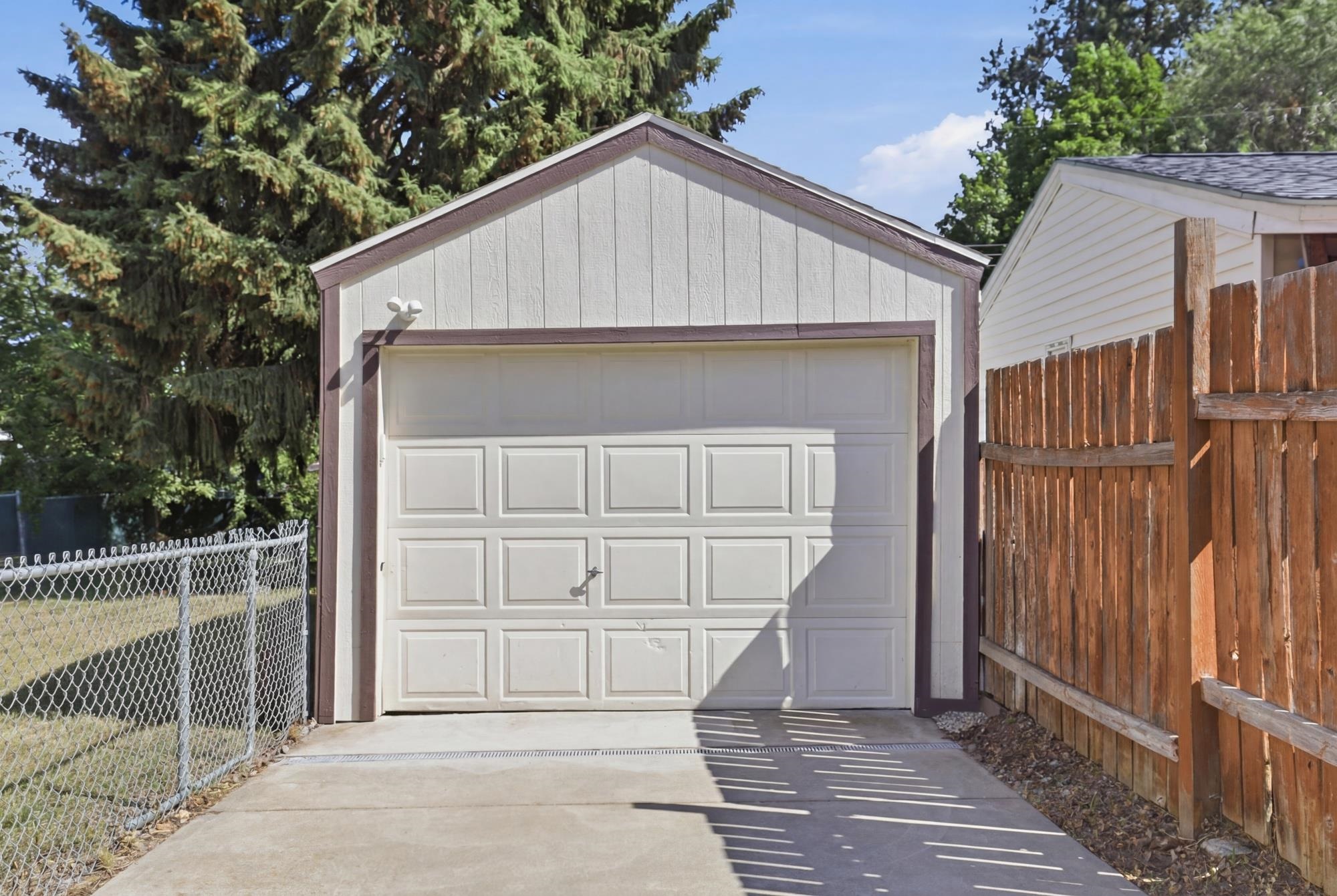 1623 E 15TH Ave - Photo 36
