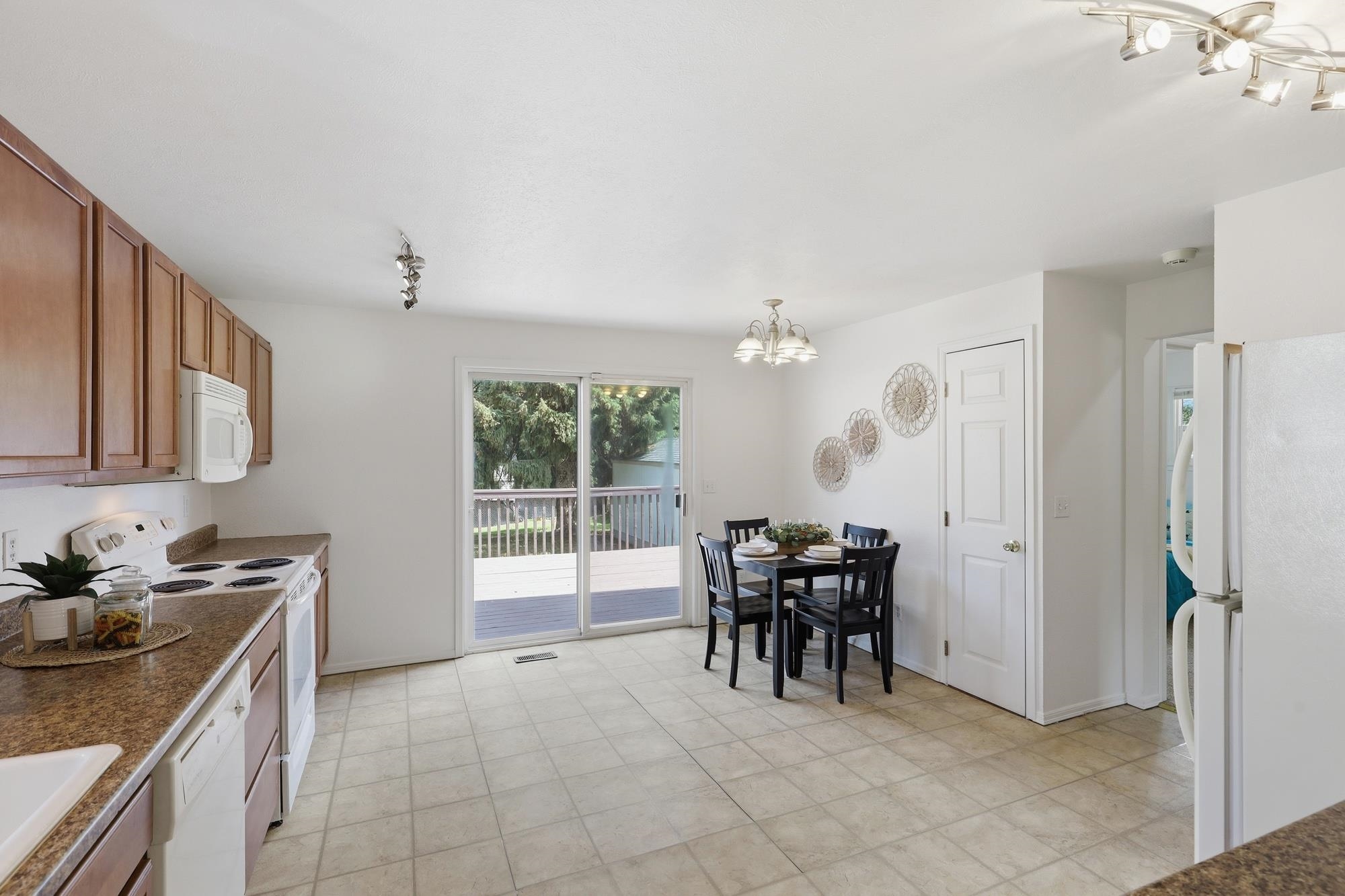 1623 E 15TH Ave - Photo 8