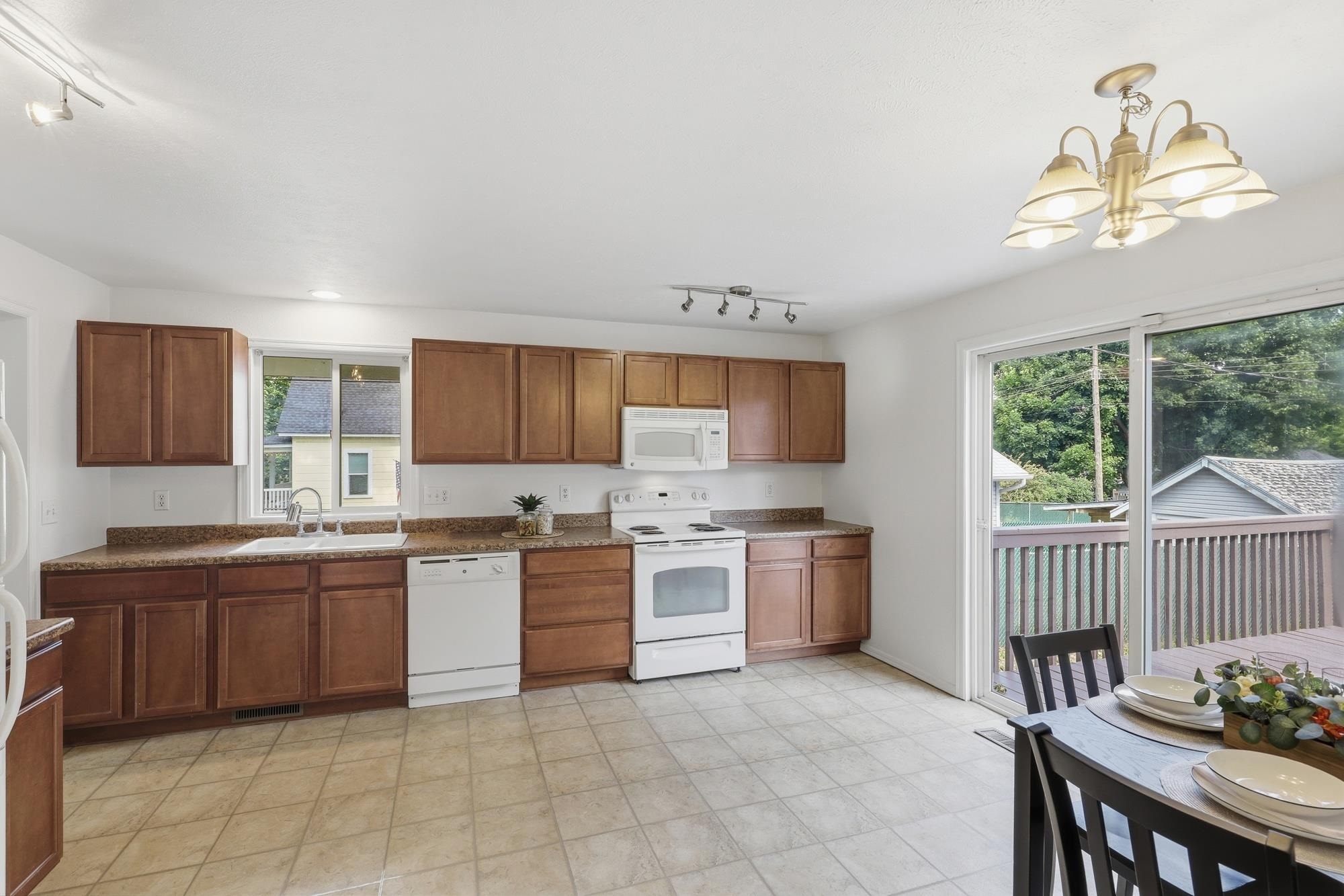 1623 E 15TH Ave - Photo 10