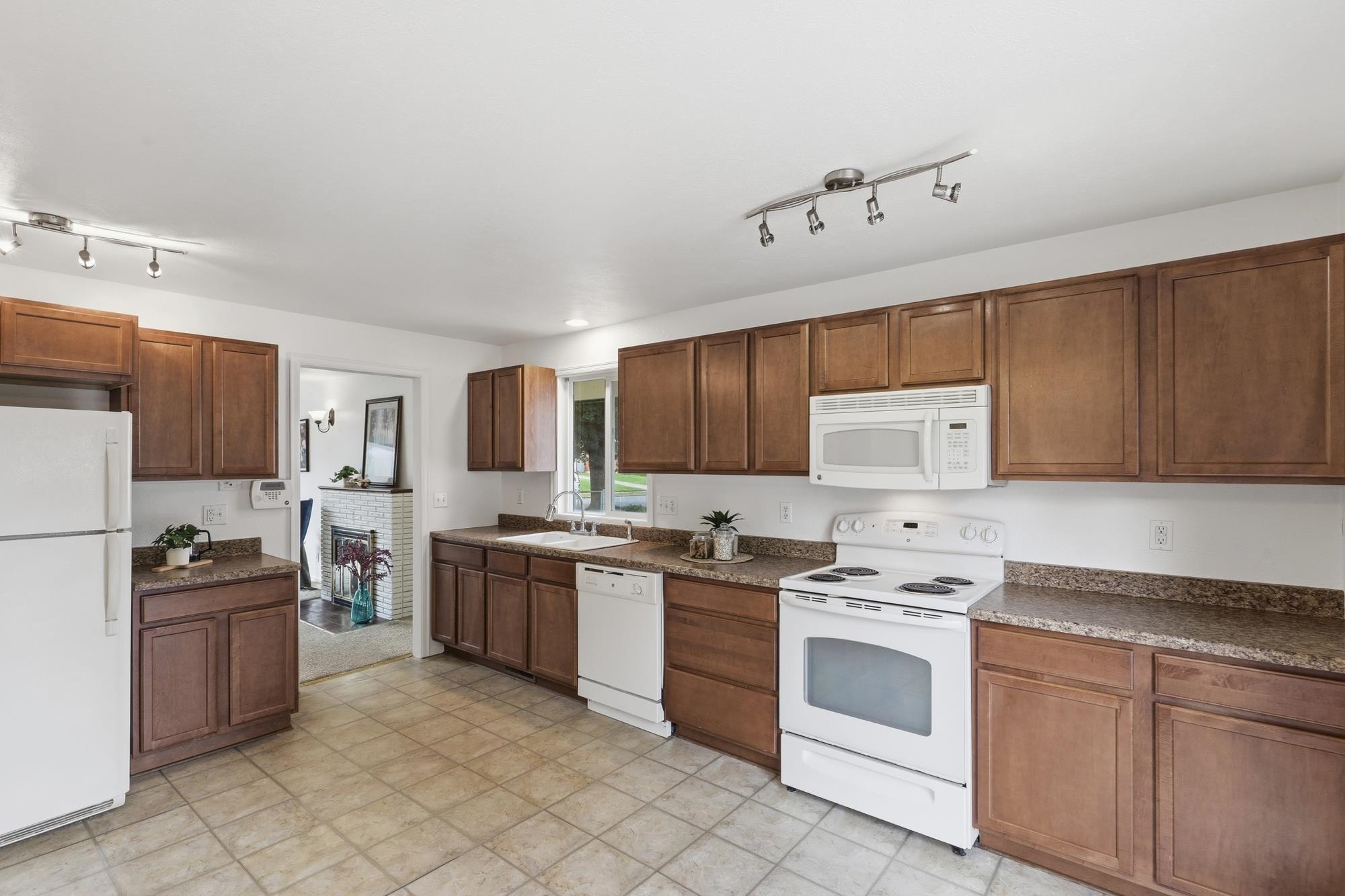 1623 E 15TH Ave - Photo 11