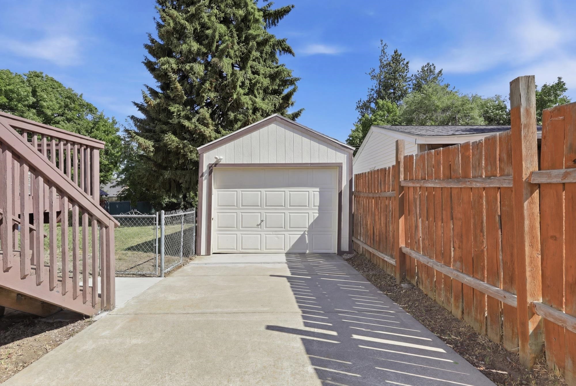 1623 E 15TH Ave - Photo 34