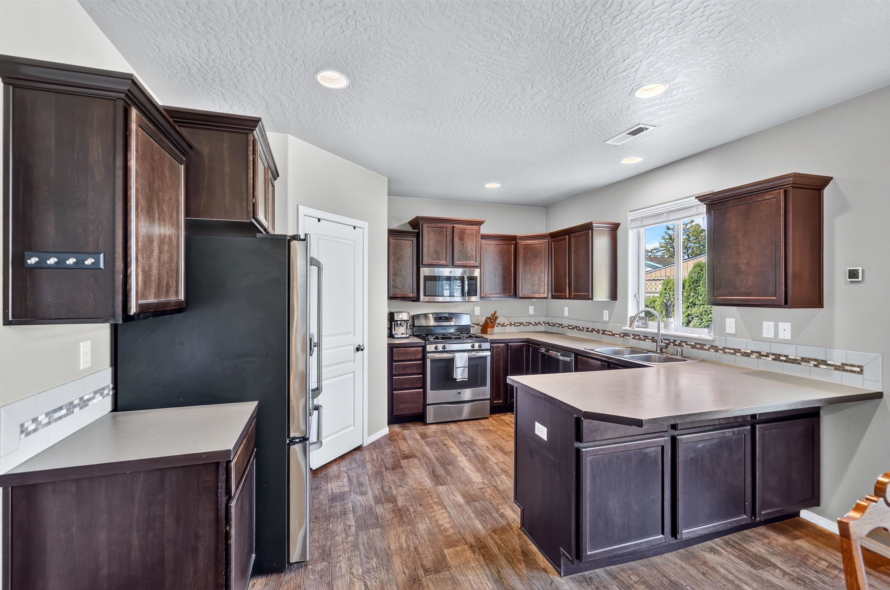 2813 N Harmony St - Photo 2