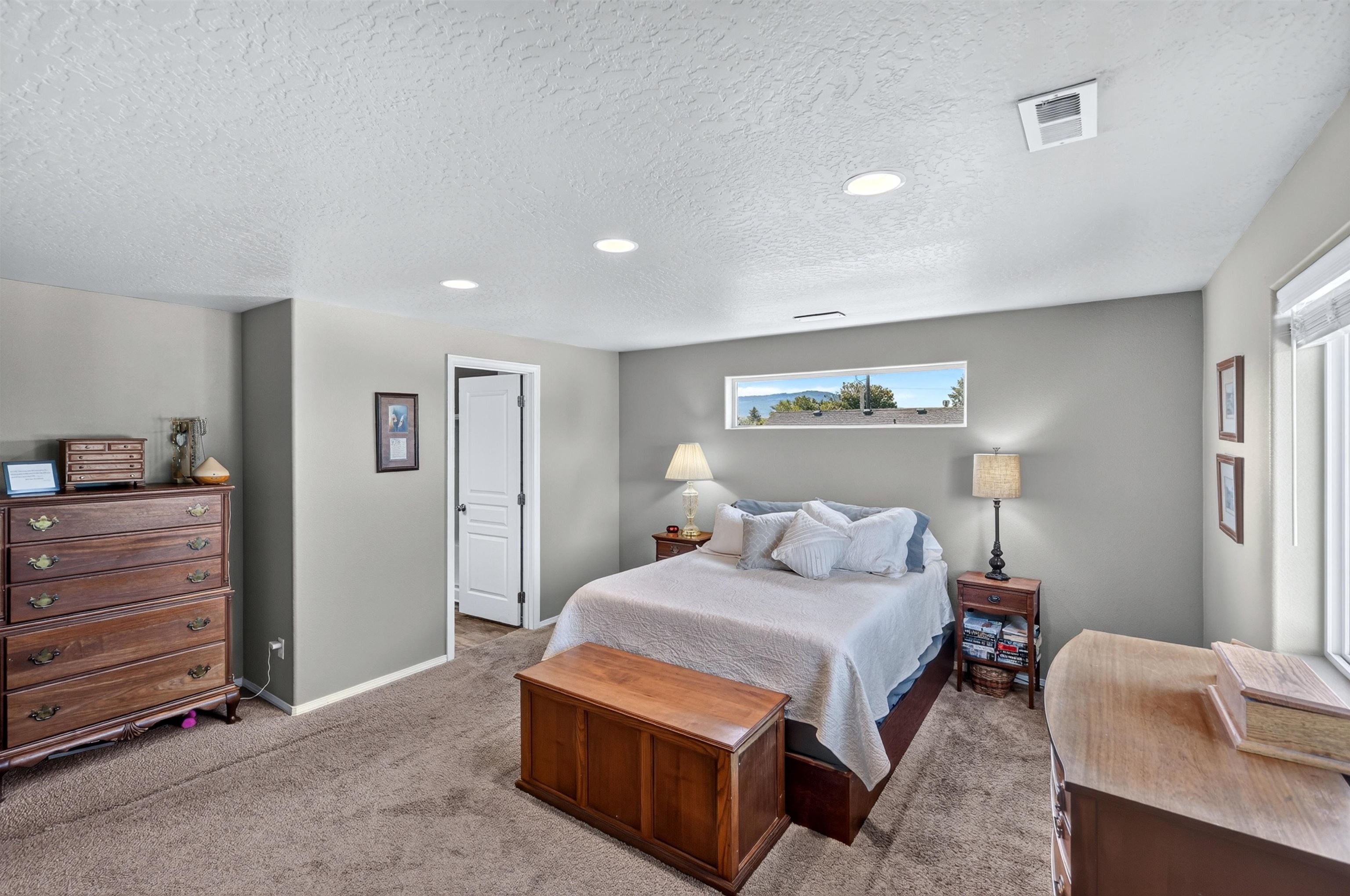 2813 N Harmony St - Photo 5