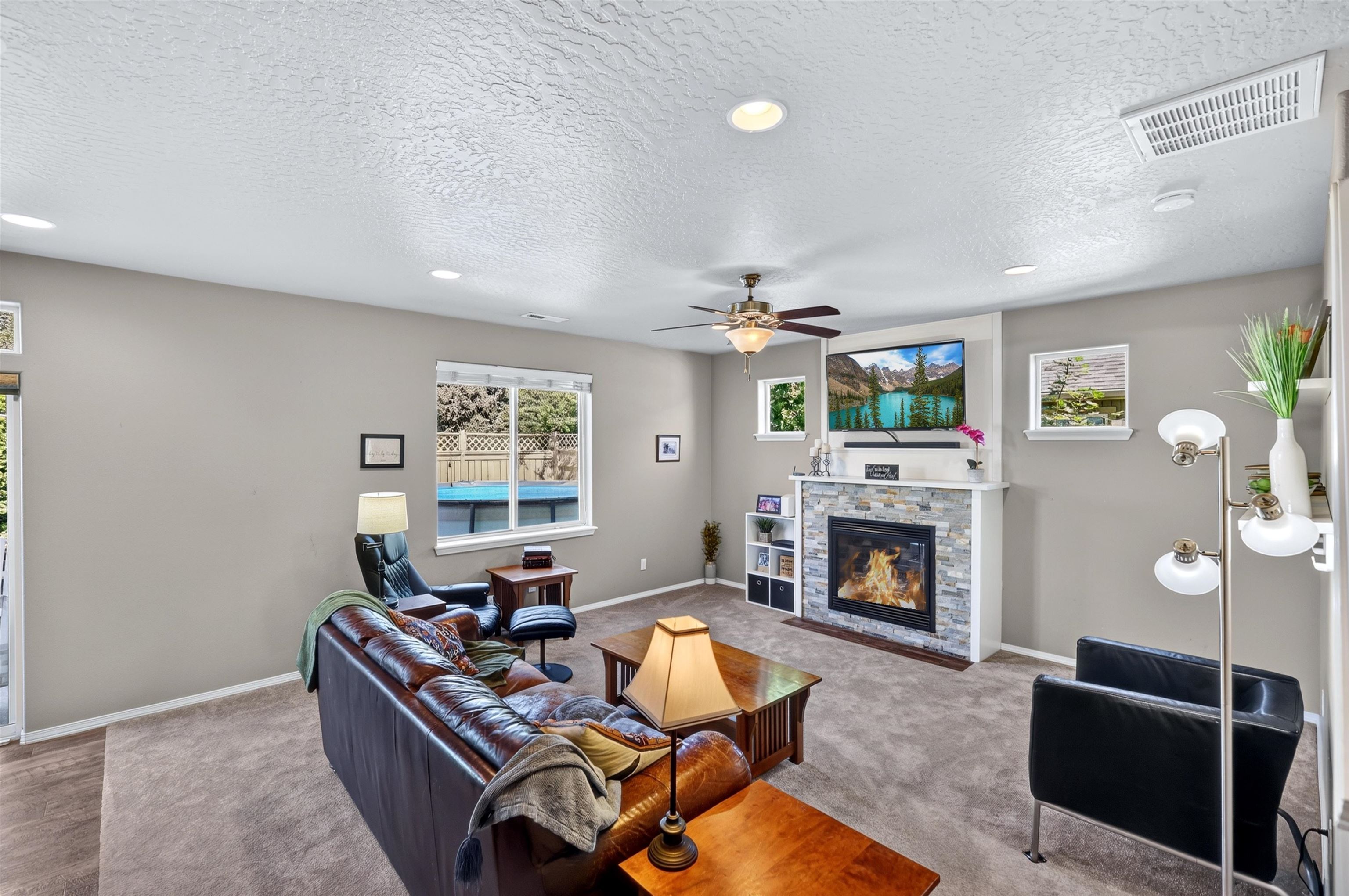 2813 N Harmony St - Photo 3