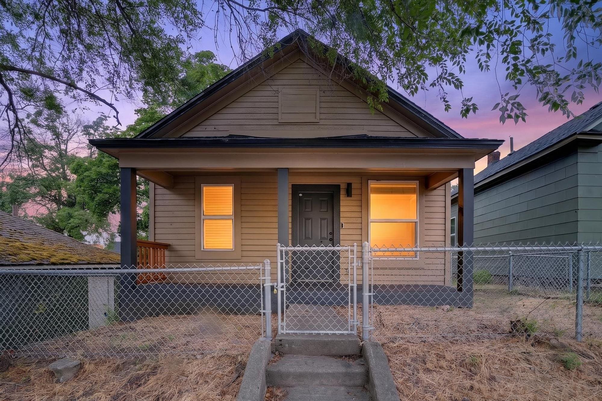 1507 N Maple St - Photo 1