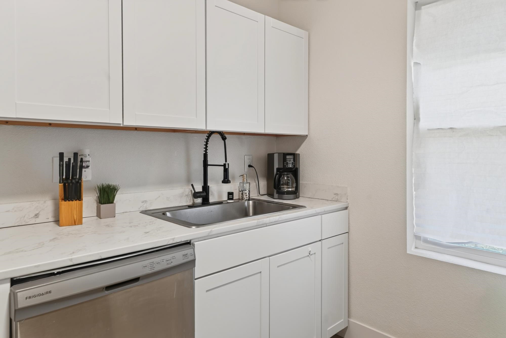 1507 N Maple St - Photo 11