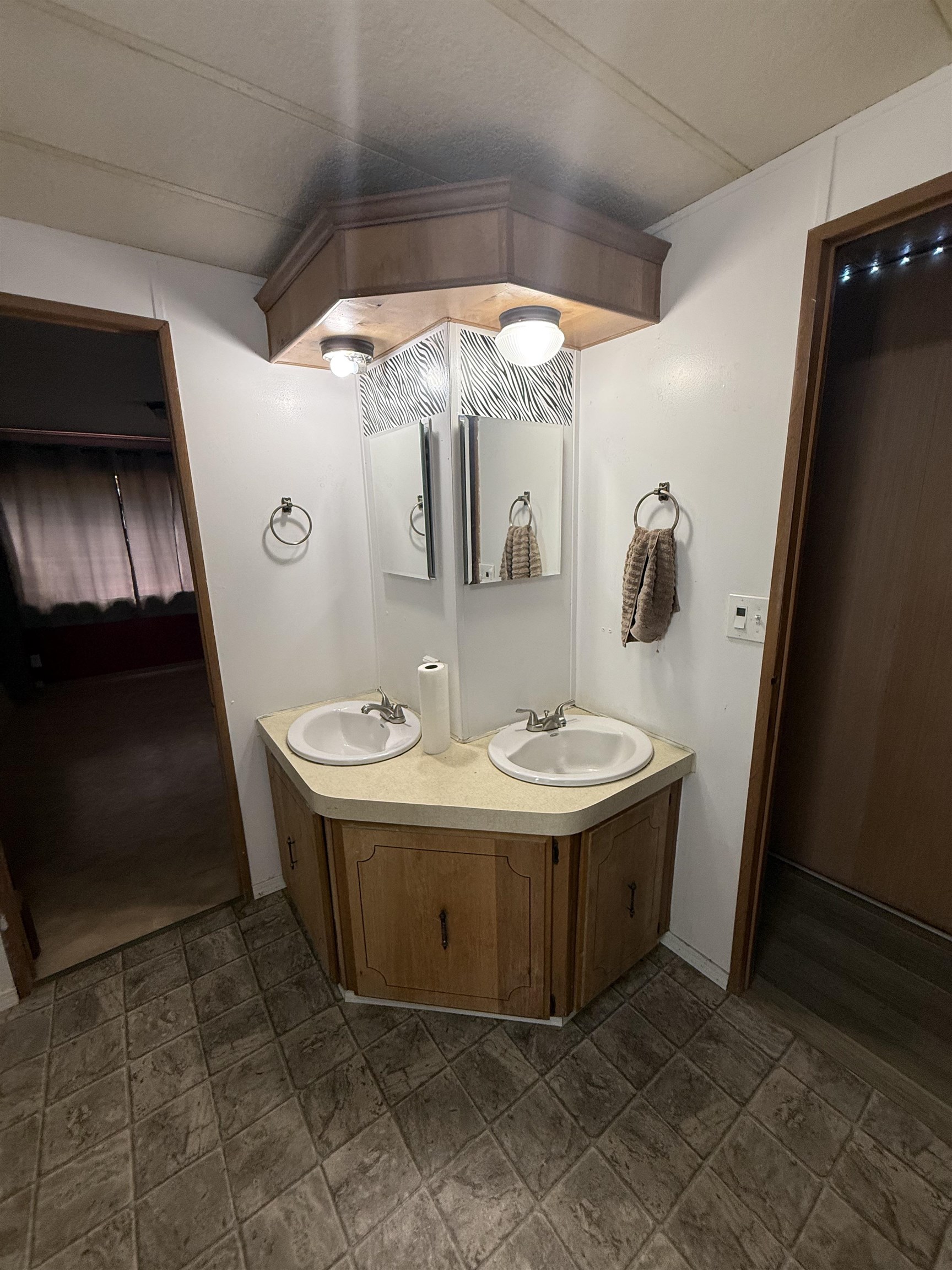 7303 N Crestline Ave - Photo 23