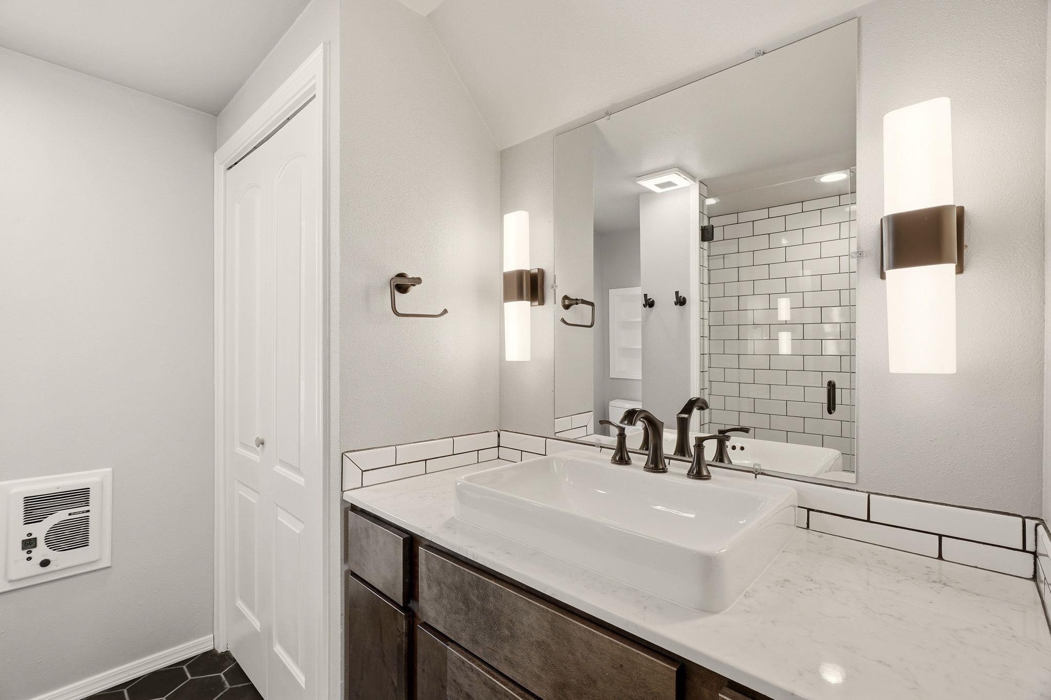 2704 W Queen Ave - Photo 16